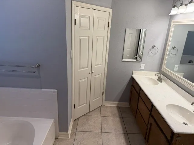 Single Family Residence For Sale in Bell County , 3012 Red Oak Drive, Belton, Texas 76513, 3 Bedrooms, 2 Bathrooms, 2 Garage spaces, 2,012 Sqft, built in 1992, Price $372,250, mls#21290762, Real Estate Agent in Belton, Homes For Sale in Bell county, Homes For Sale in Belton, Realtor in Belton Texas, Real Estate Brokerage Independent Realty Texas, Luminita Cordes Realtor