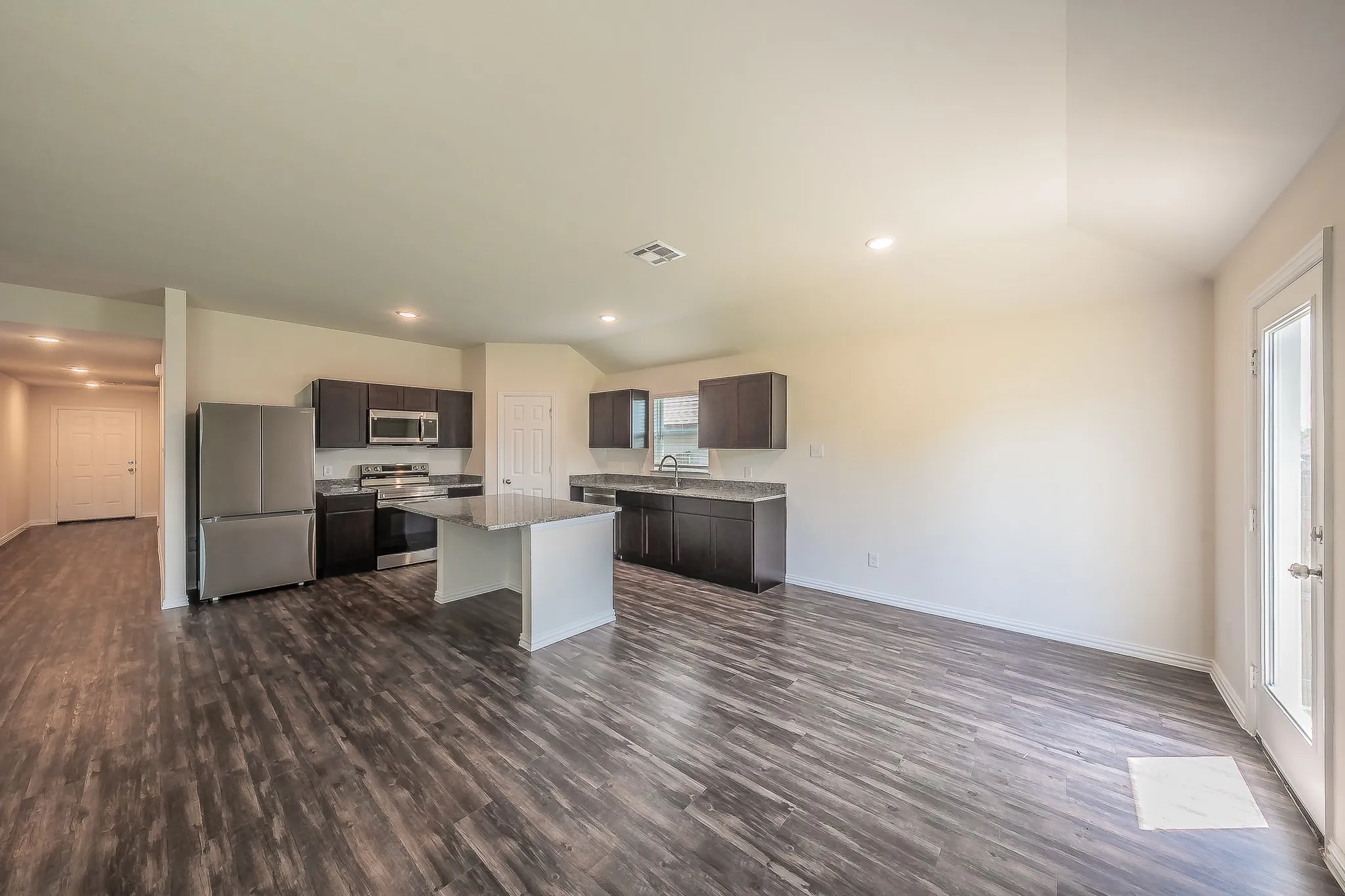 Single Family Residence For Sale in Johnson County , 433 Rose Avenue, Cleburne, Texas 76033, 4 Bedroom, 2 Bathroom, 2 Garage spaces, 1,763 Sqft, built in 2024, mls#21289876, Real Estate Agent in Cleburne, Homes For Sale in Johnson county, Homes For Sale in Cleburne, Realtor in Cleburne Texas, Real Estate Brokerage Independent Realty Texas, Luminita Cordes Realtor