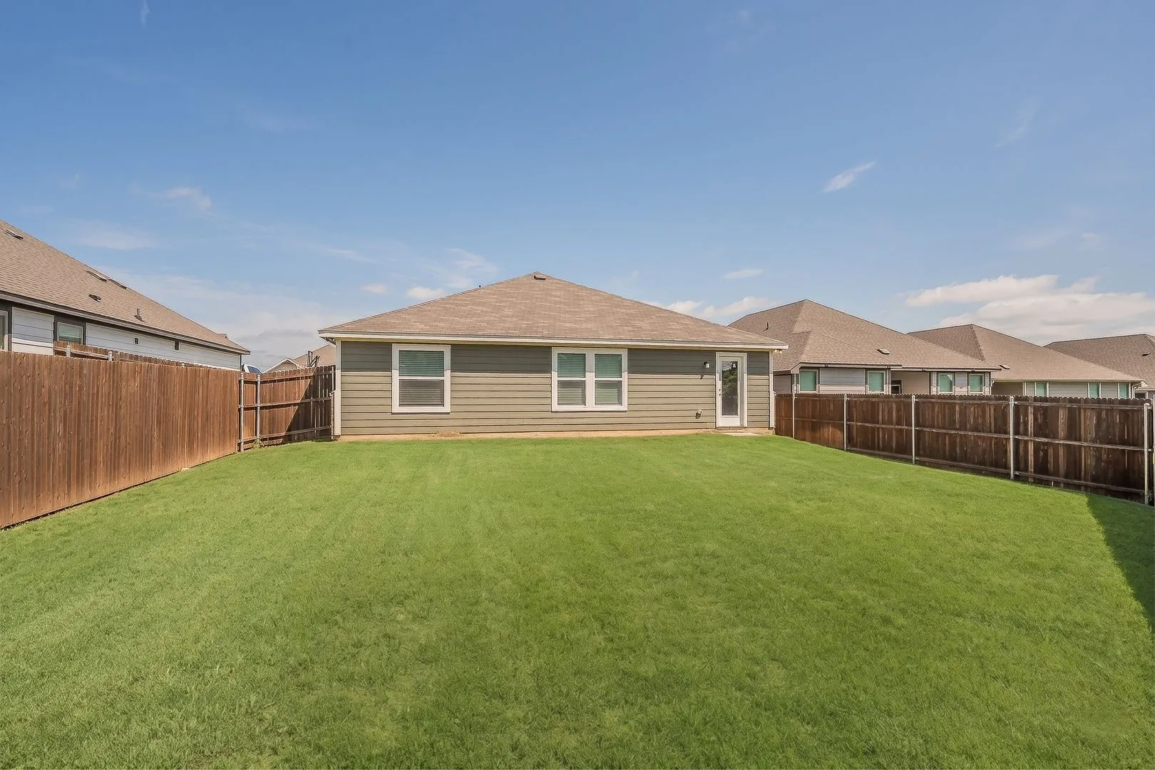 Single Family Residence For Sale in Johnson County , 433 Rose Avenue, Cleburne, Texas 76033, 4 Bedroom, 2 Bathroom, 2 Garage spaces, 1,763 Sqft, built in 2024, mls#21289876, Real Estate Agent in Cleburne, Homes For Sale in Johnson county, Homes For Sale in Cleburne, Realtor in Cleburne Texas, Real Estate Brokerage Independent Realty Texas, Luminita Cordes Realtor