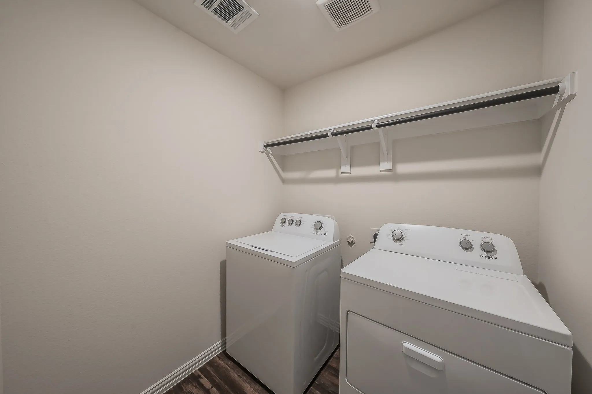 Single Family Residence For Sale in Johnson County , 433 Rose Avenue, Cleburne, Texas 76033, 4 Bedroom, 2 Bathroom, 2 Garage spaces, 1,763 Sqft, built in 2024, mls#21289876, Real Estate Agent in Cleburne, Homes For Sale in Johnson county, Homes For Sale in Cleburne, Realtor in Cleburne Texas, Real Estate Brokerage Independent Realty Texas, Luminita Cordes Realtor