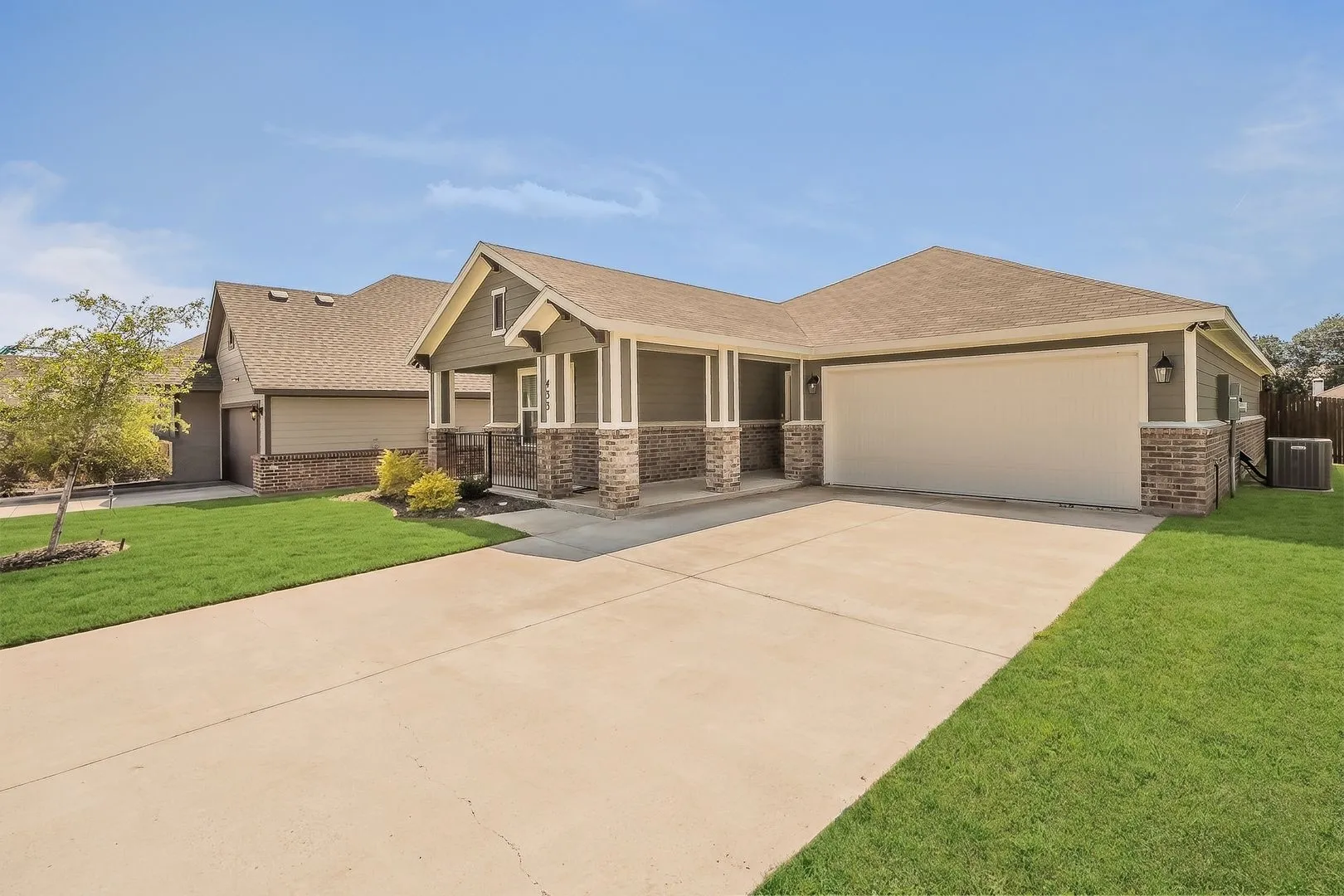 Single Family Residence For Sale in Johnson County , 433 Rose Avenue, Cleburne, Texas 76033, 4 Bedroom, 2 Bathroom, 2 Garage spaces, 1,763 Sqft, built in 2024, mls#21289876, Real Estate Agent in Cleburne, Homes For Sale in Johnson county, Homes For Sale in Cleburne, Realtor in Cleburne Texas, Real Estate Brokerage Independent Realty Texas, Luminita Cordes Realtor