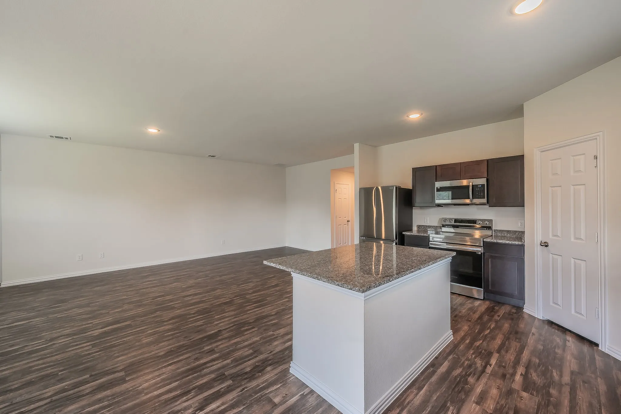 Single Family Residence For Sale in Johnson County , 433 Rose Avenue, Cleburne, Texas 76033, 4 Bedroom, 2 Bathroom, 2 Garage spaces, 1,763 Sqft, built in 2024, mls#21289876, Real Estate Agent in Cleburne, Homes For Sale in Johnson county, Homes For Sale in Cleburne, Realtor in Cleburne Texas, Real Estate Brokerage Independent Realty Texas, Luminita Cordes Realtor