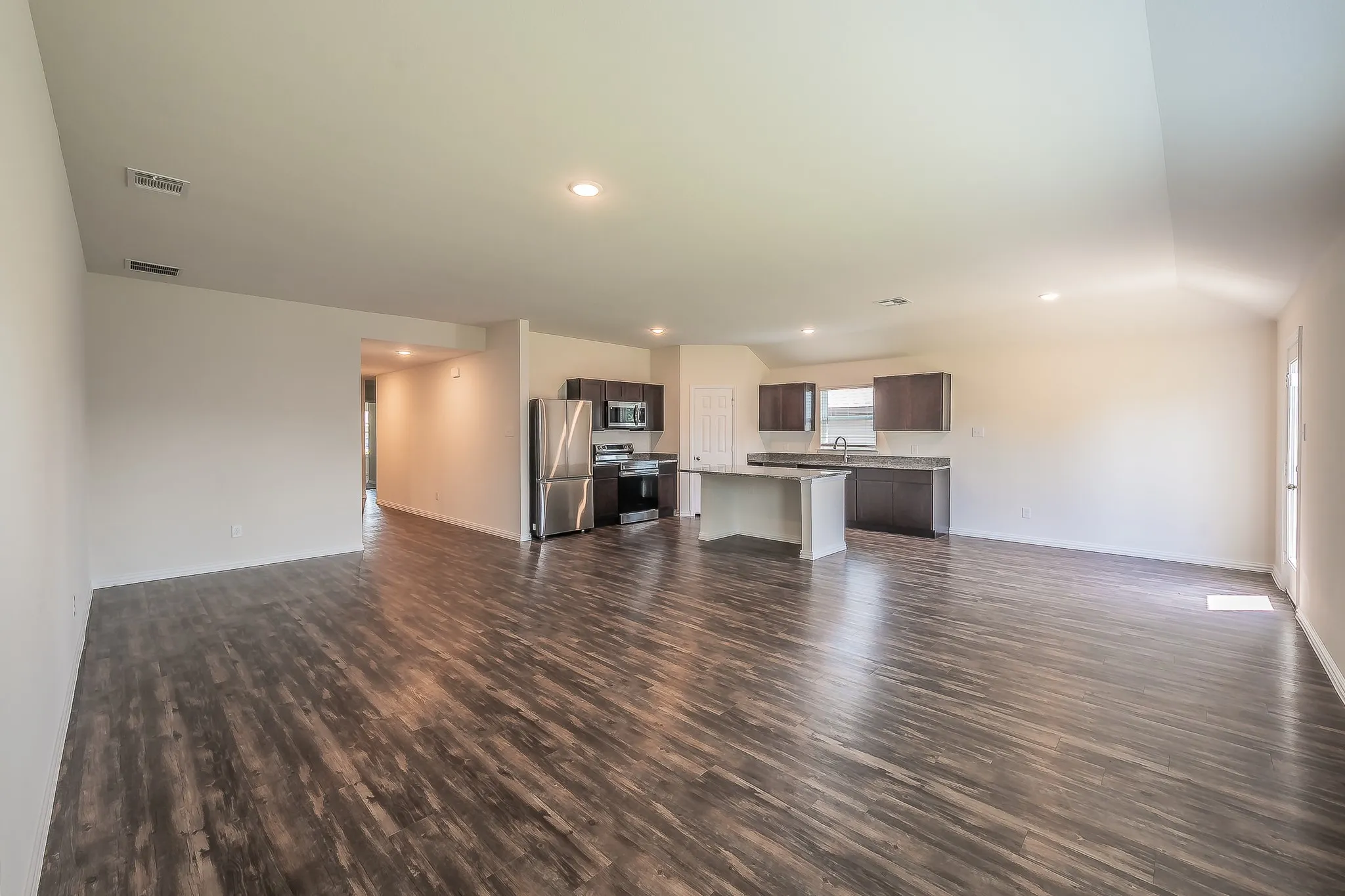 Single Family Residence For Sale in Johnson County , 433 Rose Avenue, Cleburne, Texas 76033, 4 Bedroom, 2 Bathroom, 2 Garage spaces, 1,763 Sqft, built in 2024, mls#21289876, Real Estate Agent in Cleburne, Homes For Sale in Johnson county, Homes For Sale in Cleburne, Realtor in Cleburne Texas, Real Estate Brokerage Independent Realty Texas, Luminita Cordes Realtor