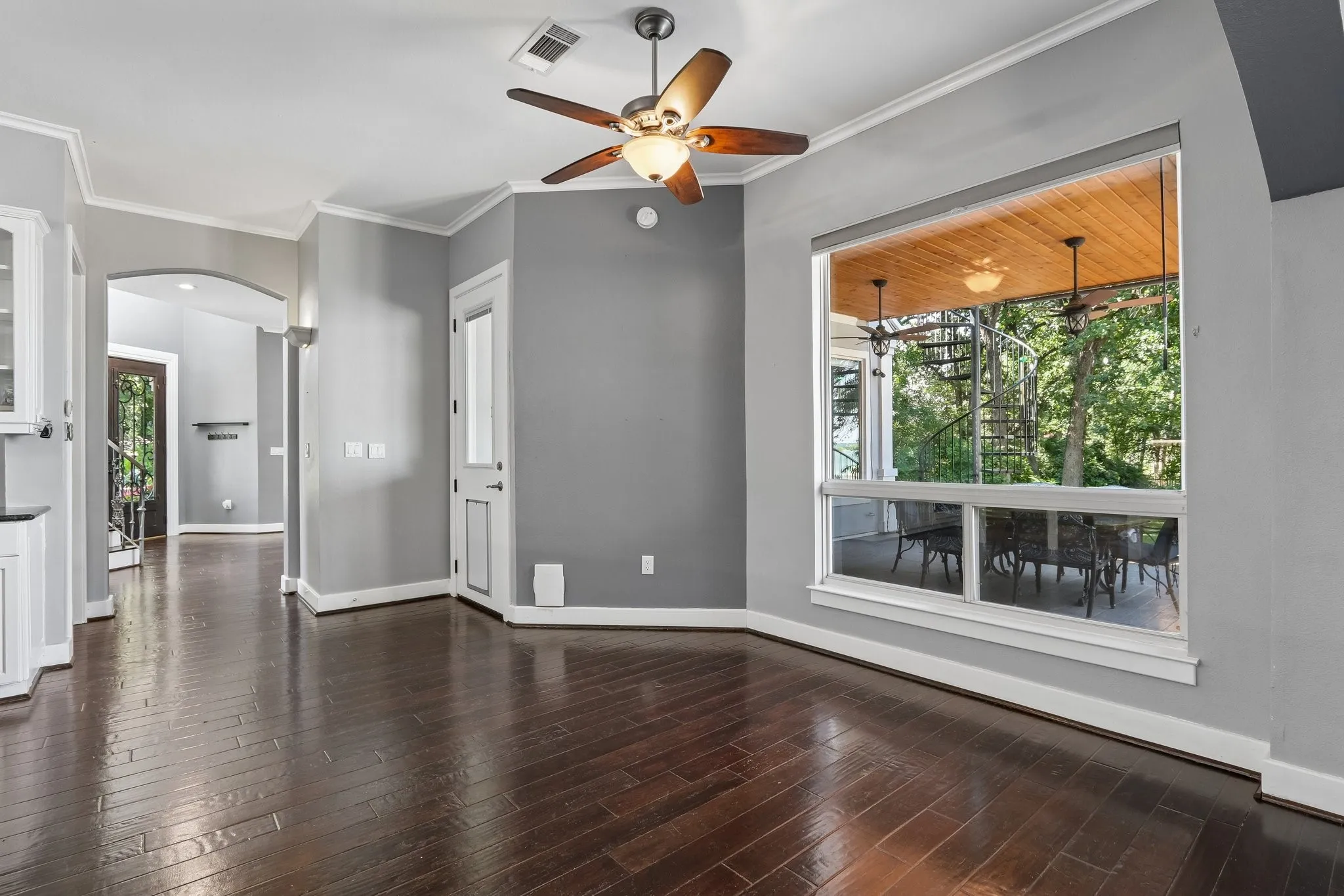 Single Family Residence For Sale in Denton County , 823 Carrie Court, Lakewood Village, Texas 75068, 4 Bedroom, 3 Bathroom, 9 Garage spaces, 3,879 Sqft, built in 1996, mls#21290134, Real Estate Agent in Lakewood Village, Homes For Sale in Denton county, Homes For Sale in Lakewood Village, Realtor in Lakewood Village Texas, Real Estate Brokerage Independent Realty Texas, Luminita Cordes Realtor