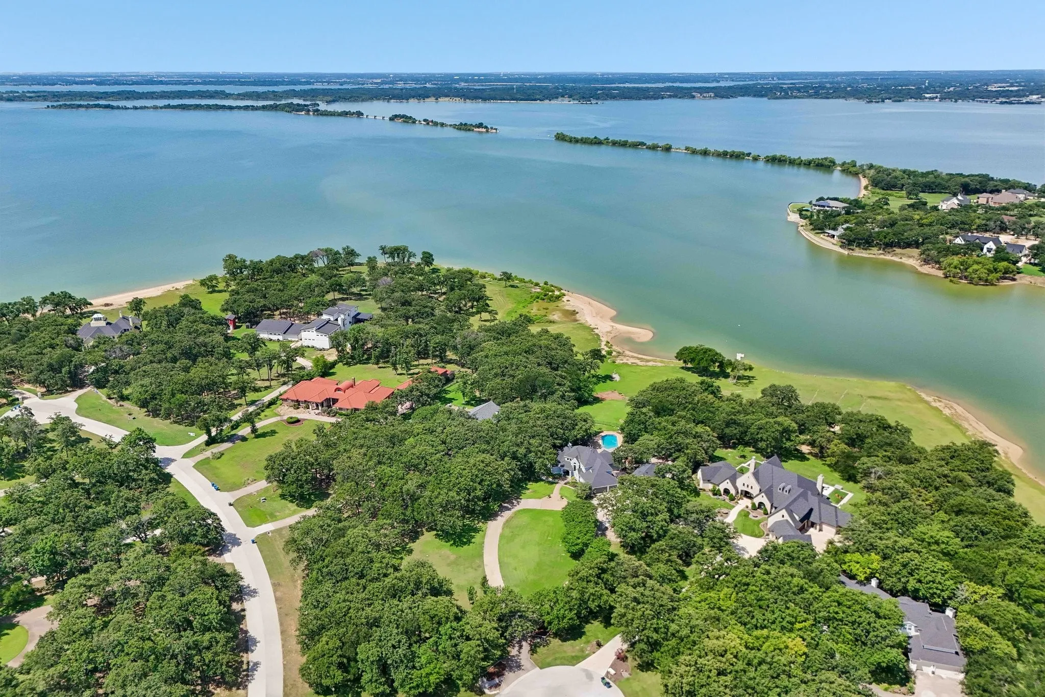Single Family Residence For Sale in Denton County , 823 Carrie Court, Lakewood Village, Texas 75068, 4 Bedroom, 3 Bathroom, 9 Garage spaces, 3,879 Sqft, built in 1996, mls#21290134, Real Estate Agent in Lakewood Village, Homes For Sale in Denton county, Homes For Sale in Lakewood Village, Realtor in Lakewood Village Texas, Real Estate Brokerage Independent Realty Texas, Luminita Cordes Realtor