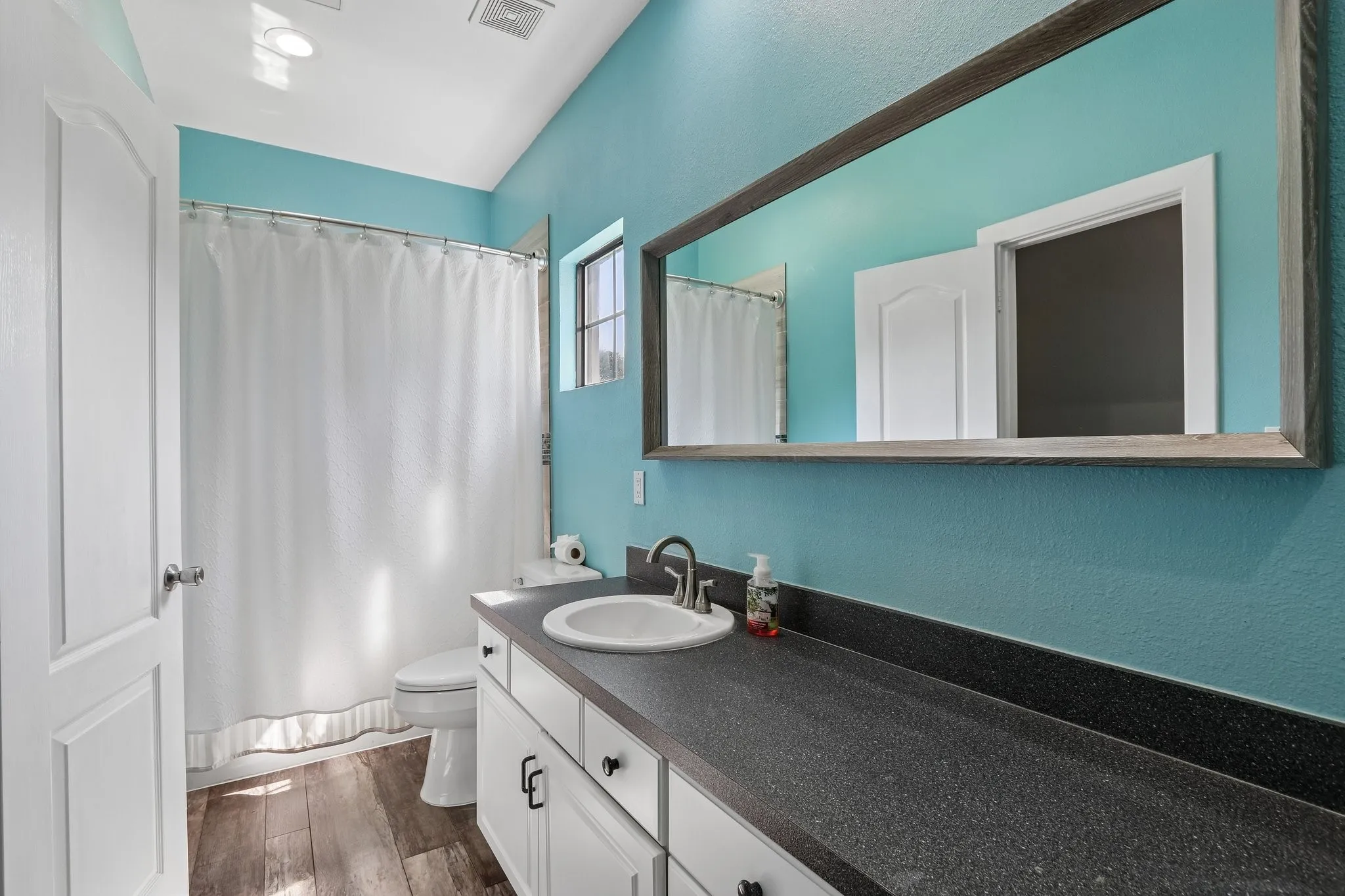 Single Family Residence For Sale in Denton County , 823 Carrie Court, Lakewood Village, Texas 75068, 4 Bedroom, 3 Bathroom, 9 Garage spaces, 3,879 Sqft, built in 1996, mls#21290134, Real Estate Agent in Lakewood Village, Homes For Sale in Denton county, Homes For Sale in Lakewood Village, Realtor in Lakewood Village Texas, Real Estate Brokerage Independent Realty Texas, Luminita Cordes Realtor