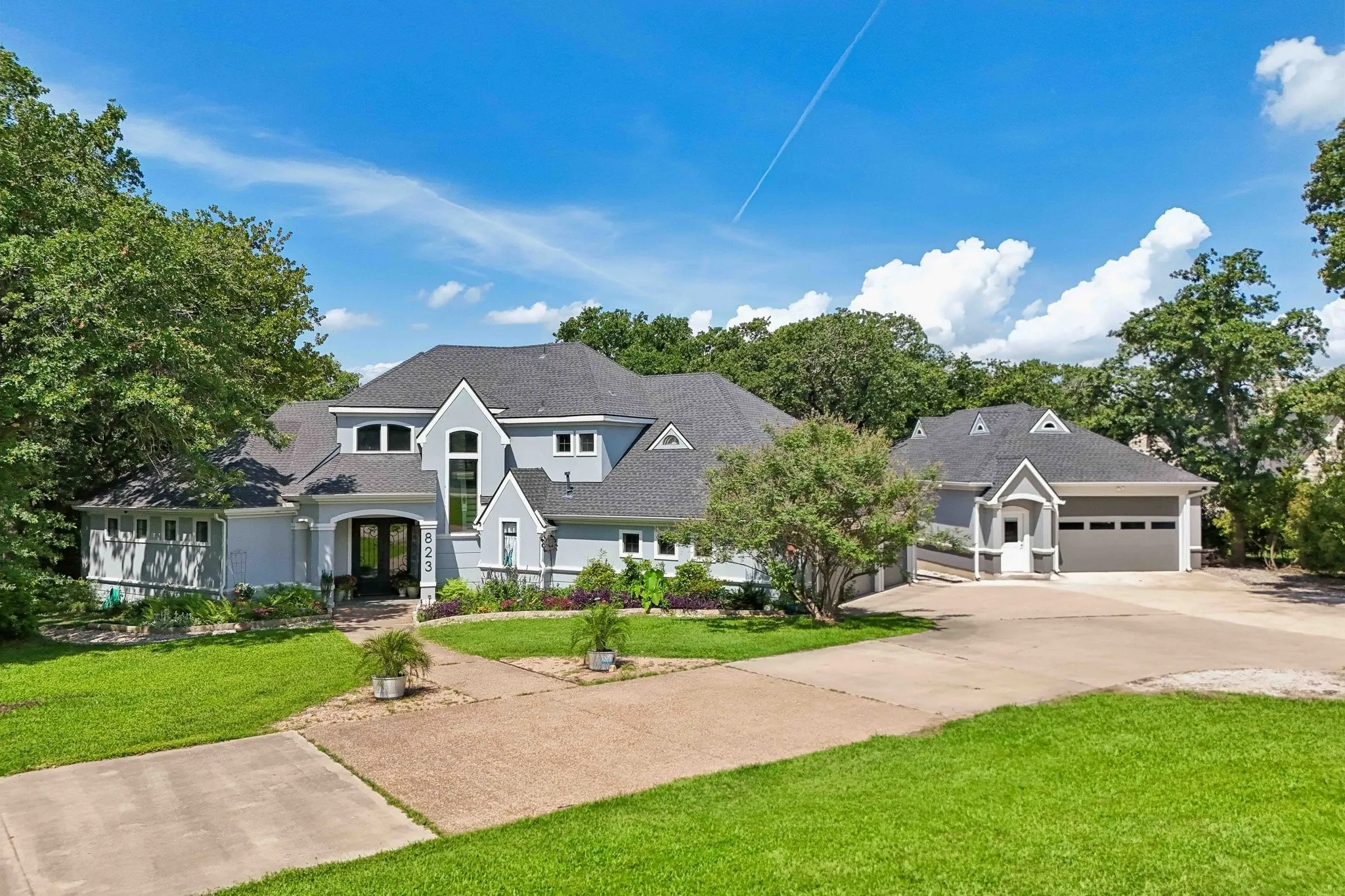 Single Family Residence For Sale in Denton County , 823 Carrie Court, Lakewood Village, Texas 75068, 4 Bedroom, 3 Bathroom, 9 Garage spaces, 3,879 Sqft, built in 1996, mls#21290134, Real Estate Agent in Lakewood Village, Homes For Sale in Denton county, Homes For Sale in Lakewood Village, Realtor in Lakewood Village Texas, Real Estate Brokerage Independent Realty Texas, Luminita Cordes Realtor