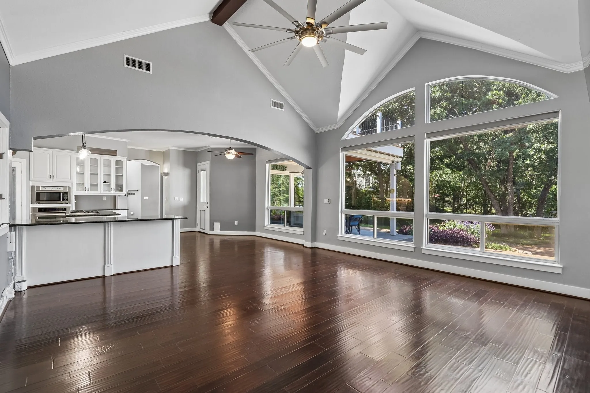 Single Family Residence For Sale in Denton County , 823 Carrie Court, Lakewood Village, Texas 75068, 4 Bedroom, 3 Bathroom, 9 Garage spaces, 3,879 Sqft, built in 1996, mls#21290134, Real Estate Agent in Lakewood Village, Homes For Sale in Denton county, Homes For Sale in Lakewood Village, Realtor in Lakewood Village Texas, Real Estate Brokerage Independent Realty Texas, Luminita Cordes Realtor