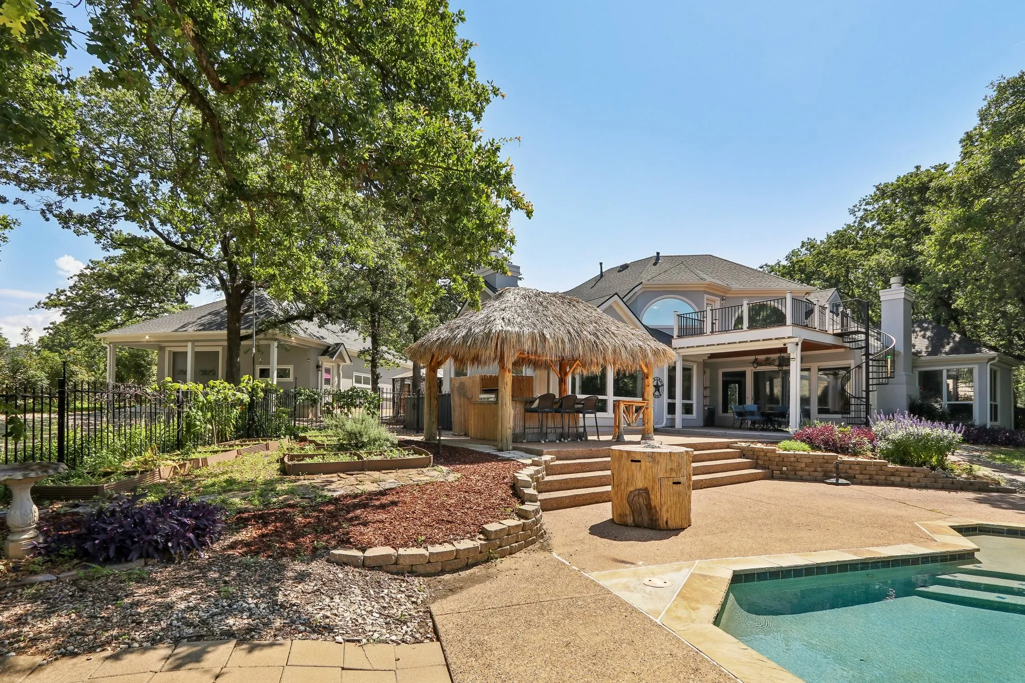 Single Family Residence For Sale in Denton County , 823 Carrie Court, Lakewood Village, Texas 75068, 4 Bedroom, 3 Bathroom, 9 Garage spaces, 3,879 Sqft, built in 1996, mls#21290134, Real Estate Agent in Lakewood Village, Homes For Sale in Denton county, Homes For Sale in Lakewood Village, Realtor in Lakewood Village Texas, Real Estate Brokerage Independent Realty Texas, Luminita Cordes Realtor