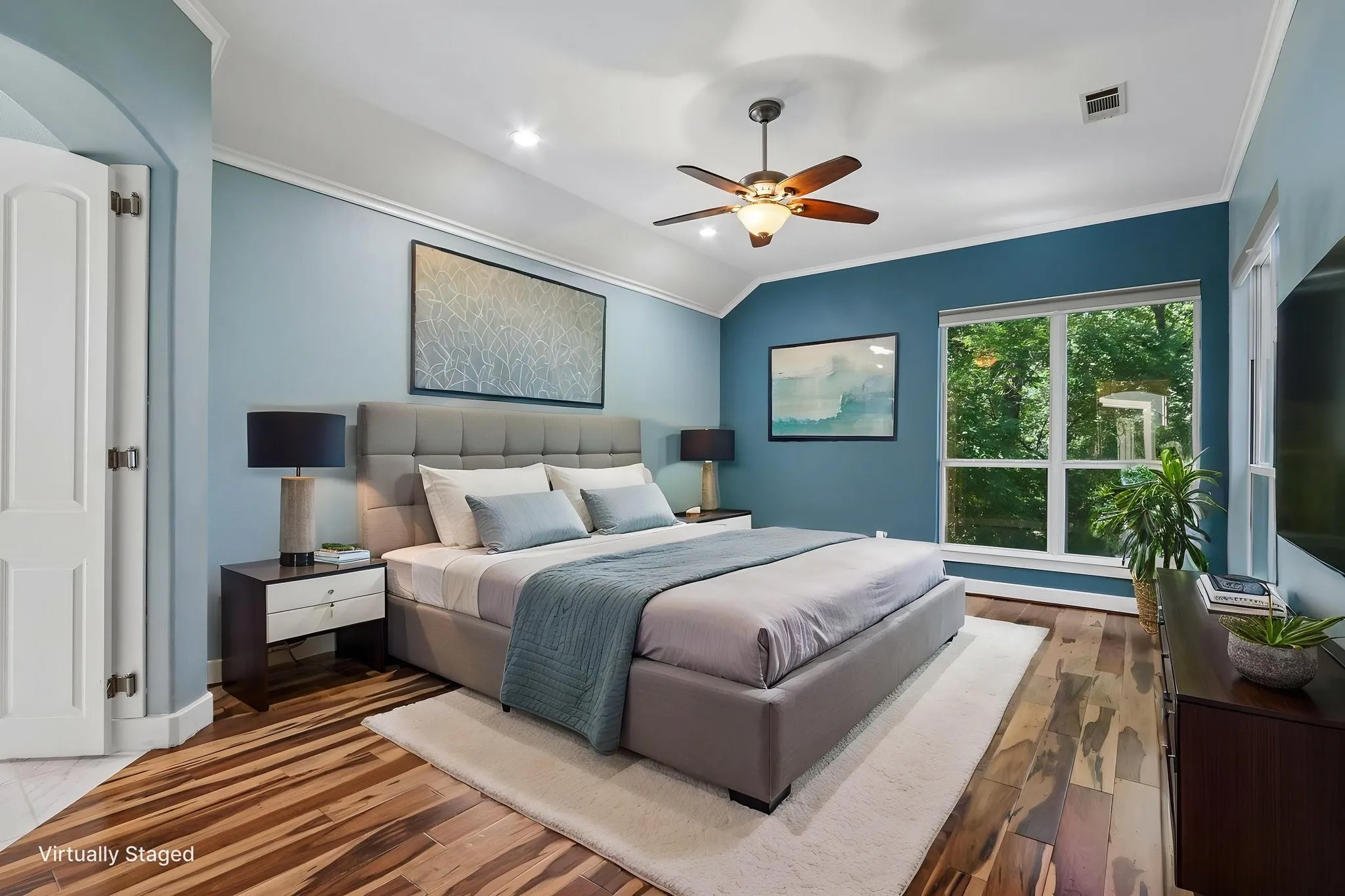 Single Family Residence For Sale in Denton County , 823 Carrie Court, Lakewood Village, Texas 75068, 4 Bedroom, 3 Bathroom, 9 Garage spaces, 3,879 Sqft, built in 1996, mls#21290134, Real Estate Agent in Lakewood Village, Homes For Sale in Denton county, Homes For Sale in Lakewood Village, Realtor in Lakewood Village Texas, Real Estate Brokerage Independent Realty Texas, Luminita Cordes Realtor