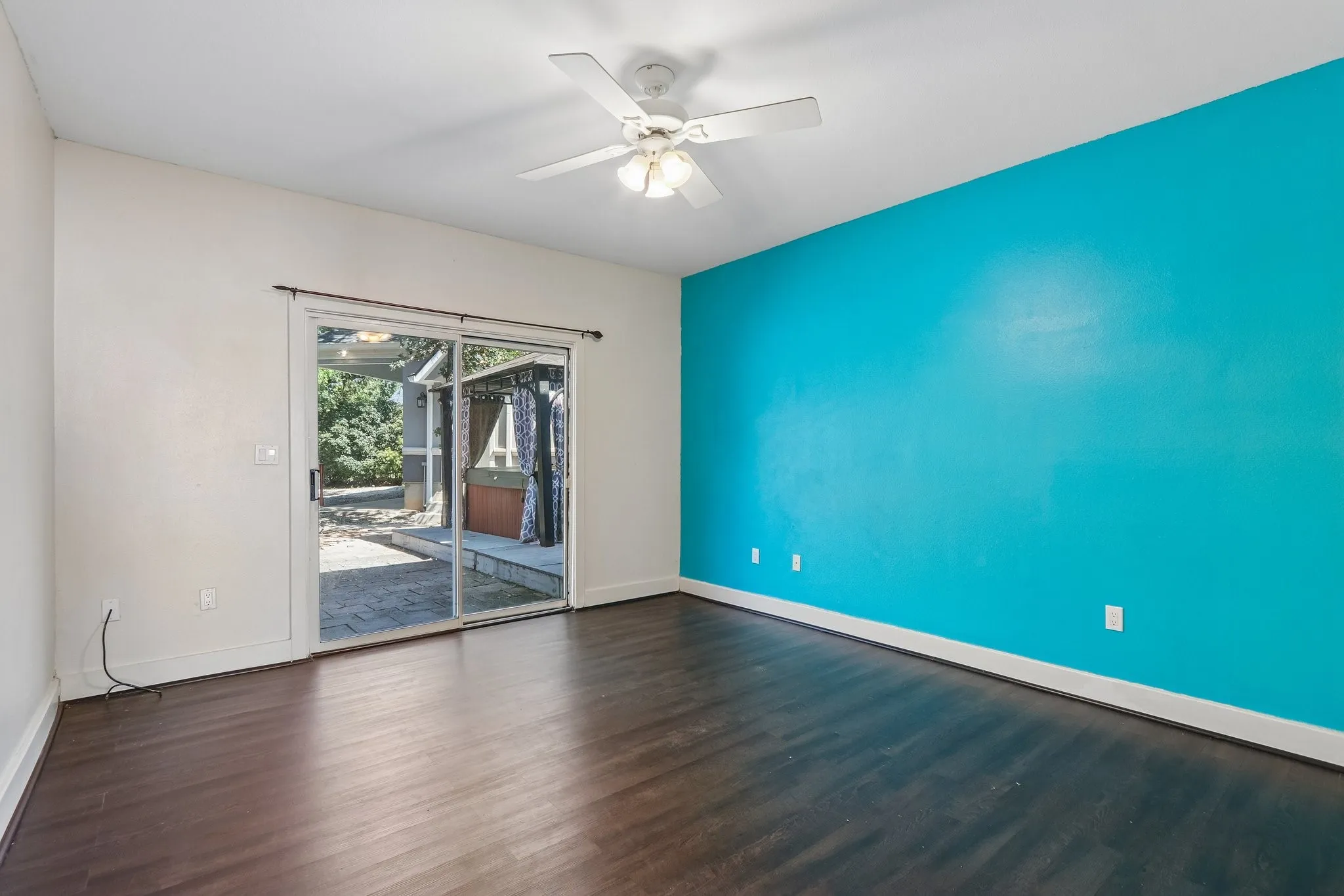 Single Family Residence For Sale in Denton County , 823 Carrie Court, Lakewood Village, Texas 75068, 4 Bedroom, 3 Bathroom, 9 Garage spaces, 3,879 Sqft, built in 1996, mls#21290134, Real Estate Agent in Lakewood Village, Homes For Sale in Denton county, Homes For Sale in Lakewood Village, Realtor in Lakewood Village Texas, Real Estate Brokerage Independent Realty Texas, Luminita Cordes Realtor