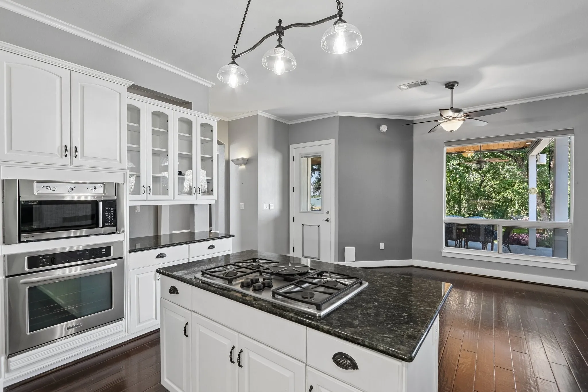 Single Family Residence For Sale in Denton County , 823 Carrie Court, Lakewood Village, Texas 75068, 4 Bedroom, 3 Bathroom, 9 Garage spaces, 3,879 Sqft, built in 1996, mls#21290134, Real Estate Agent in Lakewood Village, Homes For Sale in Denton county, Homes For Sale in Lakewood Village, Realtor in Lakewood Village Texas, Real Estate Brokerage Independent Realty Texas, Luminita Cordes Realtor