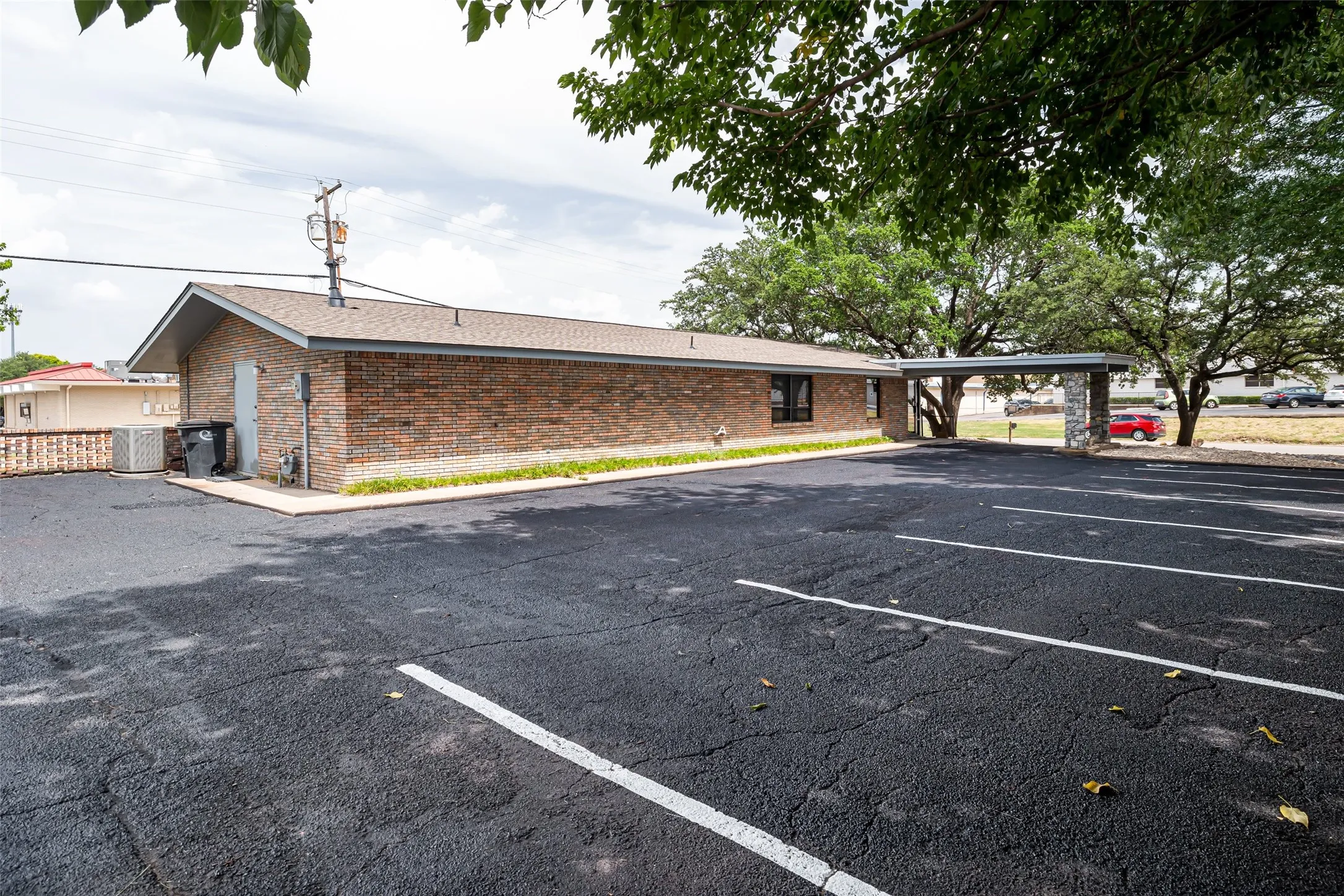 Office For Sale in Johnson County , 1512 Crestridge Drive, Cleburne, Texas 76033, 0, 0, Garage spaces, 0 Sqft, built in 1972, Price $449,500, mls#21290902, Real Estate Agent in Cleburne, Homes For Sale in Johnson county, Homes For Sale in Cleburne, Realtor in Cleburne Texas, Real Estate Brokerage Independent Realty Texas, Luminita Cordes Realtor