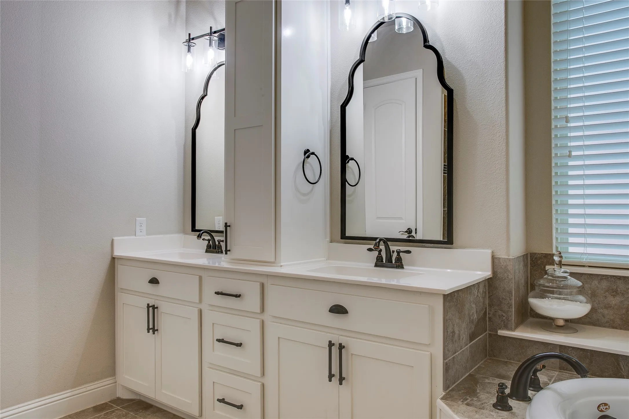 Single Family Residence For Sale in Denton County , 1209 Yarrow Street, Little Elm, Texas 75068, 4 Bedroom, 3 Bathroom, 2 Garage spaces, 2,824 Sqft, built in 2018, mls#21264561, Real Estate Agent in Little Elm, Homes For Sale in Denton county, Homes For Sale in Little Elm, Realtor in Little Elm Texas, Real Estate Brokerage Independent Realty Texas, Luminita Cordes Realtor