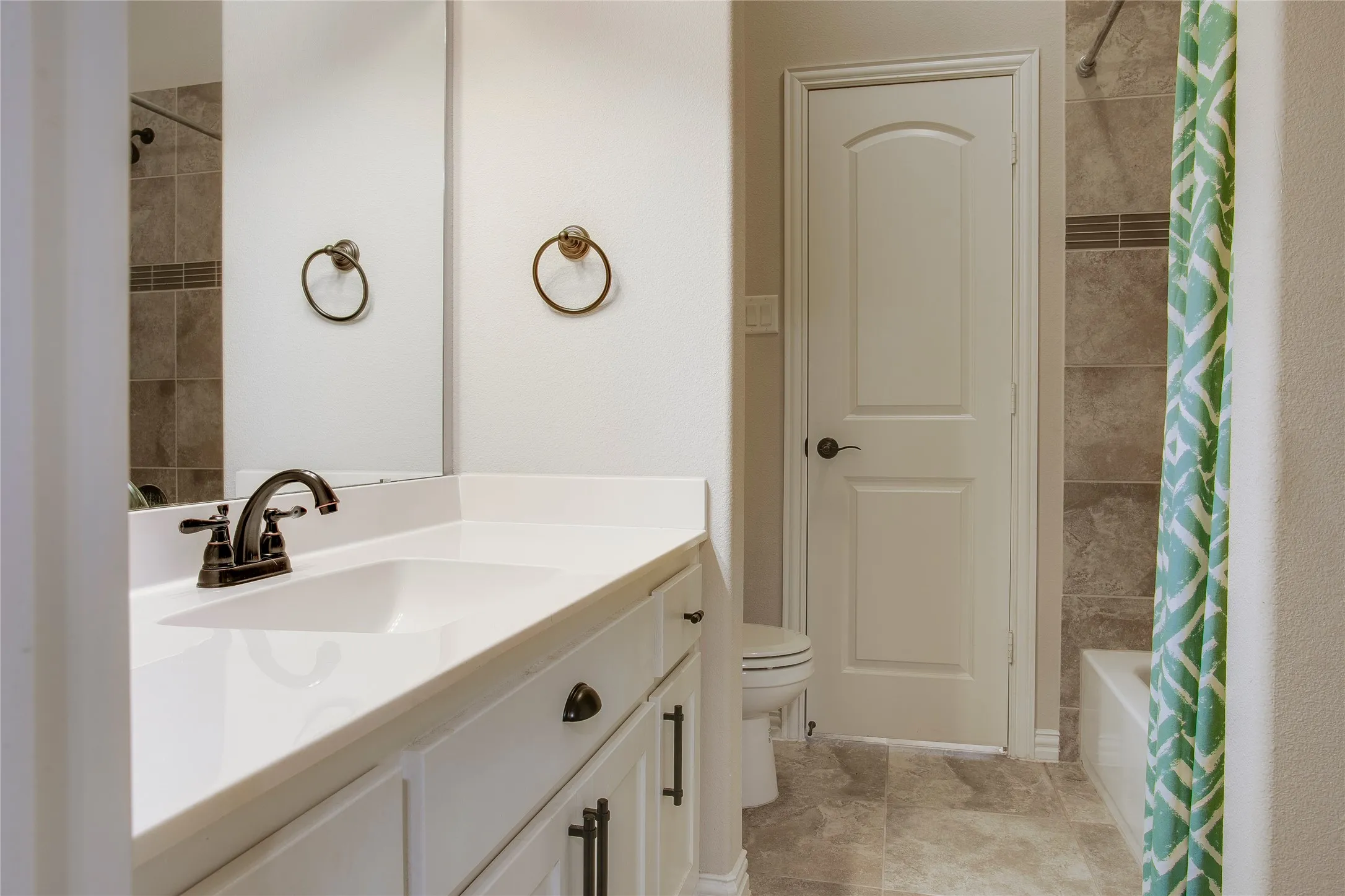 Single Family Residence For Sale in Denton County , 1209 Yarrow Street, Little Elm, Texas 75068, 4 Bedroom, 3 Bathroom, 2 Garage spaces, 2,824 Sqft, built in 2018, mls#21264561, Real Estate Agent in Little Elm, Homes For Sale in Denton county, Homes For Sale in Little Elm, Realtor in Little Elm Texas, Real Estate Brokerage Independent Realty Texas, Luminita Cordes Realtor