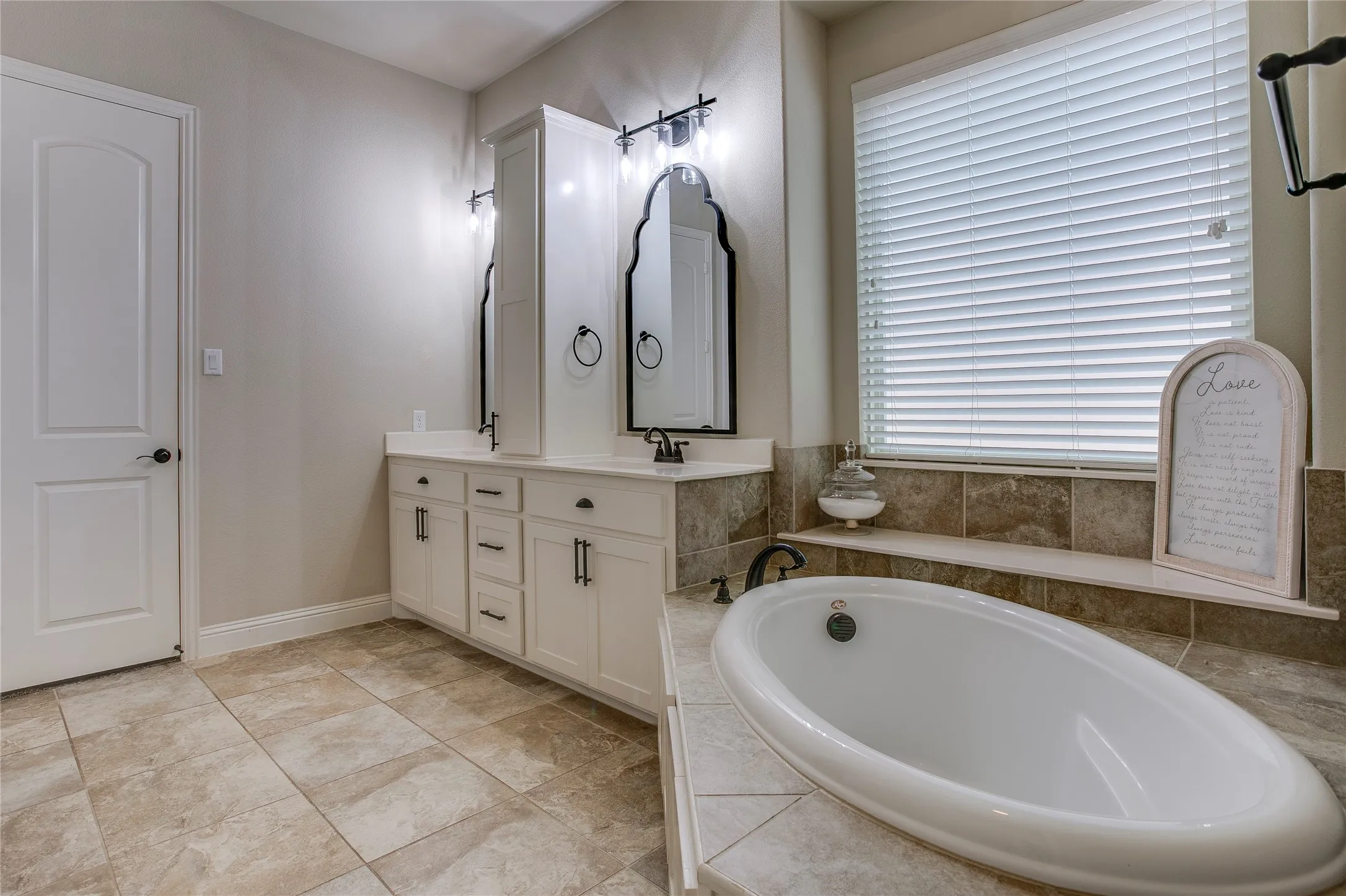 Single Family Residence For Sale in Denton County , 1209 Yarrow Street, Little Elm, Texas 75068, 4 Bedroom, 3 Bathroom, 2 Garage spaces, 2,824 Sqft, built in 2018, mls#21264561, Real Estate Agent in Little Elm, Homes For Sale in Denton county, Homes For Sale in Little Elm, Realtor in Little Elm Texas, Real Estate Brokerage Independent Realty Texas, Luminita Cordes Realtor