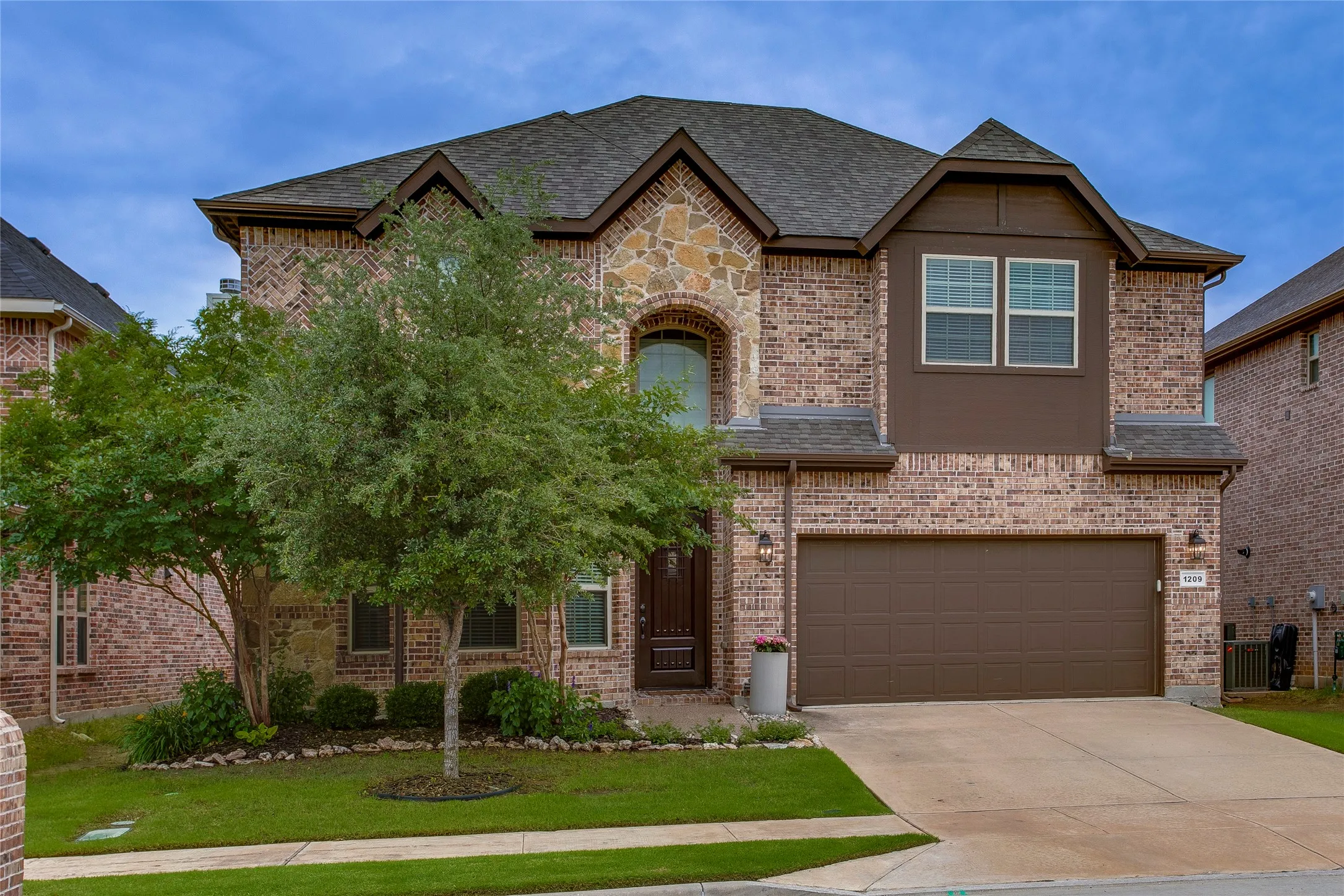 Single Family Residence For Sale in Denton County , 1209 Yarrow Street, Little Elm, Texas 75068, 4 Bedroom, 3 Bathroom, 2 Garage spaces, 2,824 Sqft, built in 2018, mls#21264561, Real Estate Agent in Little Elm, Homes For Sale in Denton county, Homes For Sale in Little Elm, Realtor in Little Elm Texas, Real Estate Brokerage Independent Realty Texas, Luminita Cordes Realtor