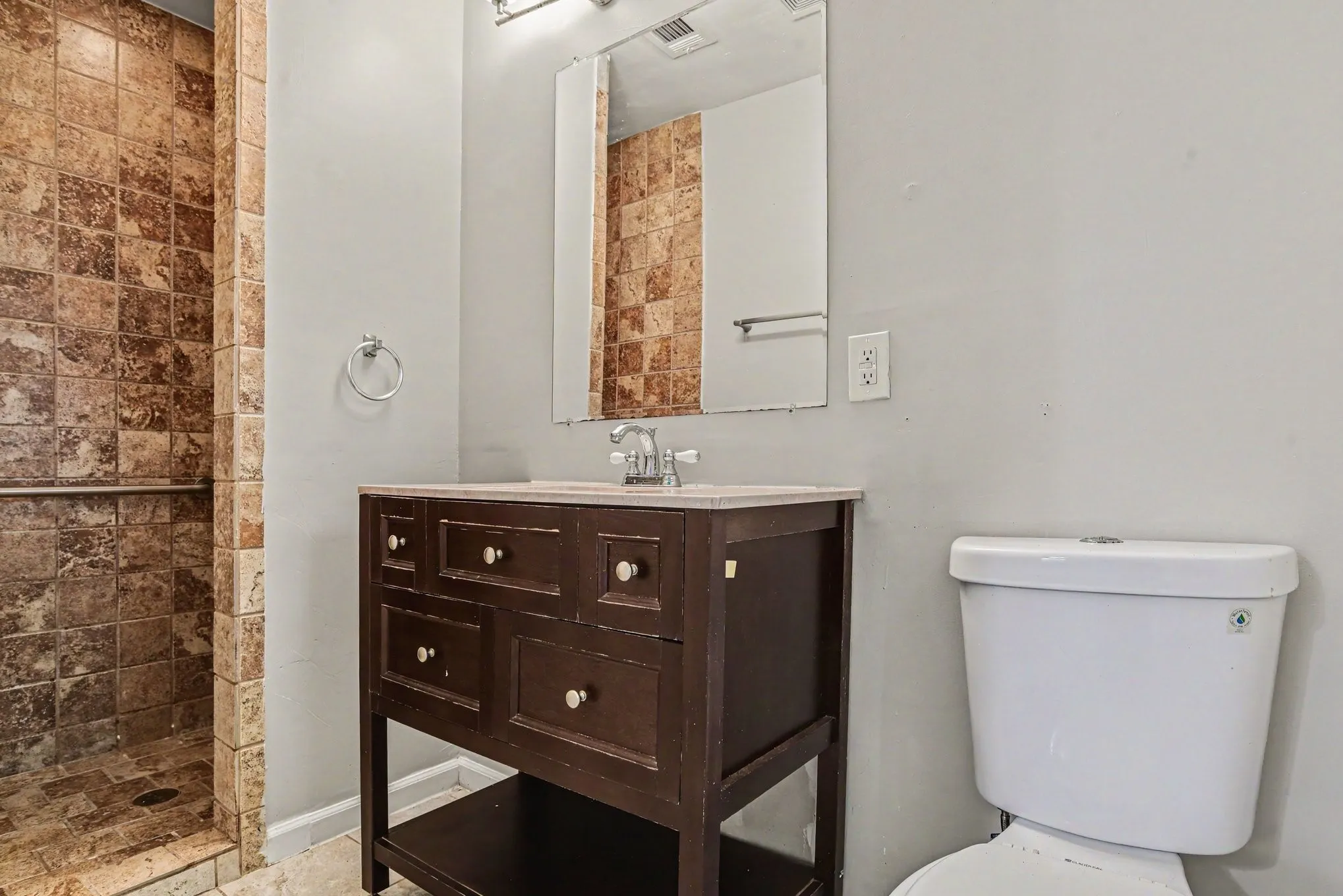 Single Family Residence For Sale in Dallas County , 1125 Waweenoc Avenue, Dallas, Texas 75216, 3 Bedroom, 2 Bathroom, 2 Garage spaces, 1,326 Sqft, built in 1957, mls#21283554, Real Estate Agent in Dallas, Homes For Sale in Dallas county, Homes For Sale in Dallas, Realtor in Dallas Texas, Real Estate Brokerage Independent Realty Texas, Luminita Cordes Realtor