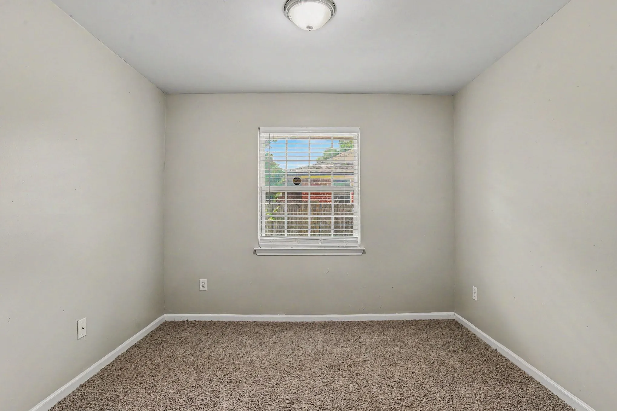 Single Family Residence For Sale in Dallas County , 1125 Waweenoc Avenue, Dallas, Texas 75216, 3 Bedroom, 2 Bathroom, 2 Garage spaces, 1,326 Sqft, built in 1957, mls#21283554, Real Estate Agent in Dallas, Homes For Sale in Dallas county, Homes For Sale in Dallas, Realtor in Dallas Texas, Real Estate Brokerage Independent Realty Texas, Luminita Cordes Realtor