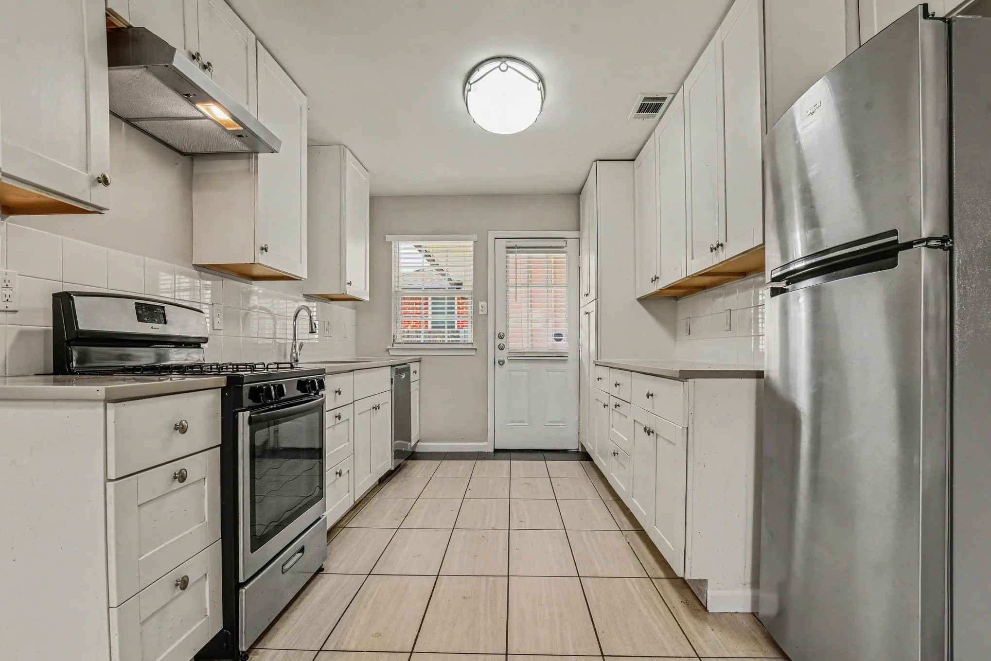 Single Family Residence For Sale in Dallas County , 1125 Waweenoc Avenue, Dallas, Texas 75216, 3 Bedroom, 2 Bathroom, 2 Garage spaces, 1,326 Sqft, built in 1957, mls#21283554, Real Estate Agent in Dallas, Homes For Sale in Dallas county, Homes For Sale in Dallas, Realtor in Dallas Texas, Real Estate Brokerage Independent Realty Texas, Luminita Cordes Realtor