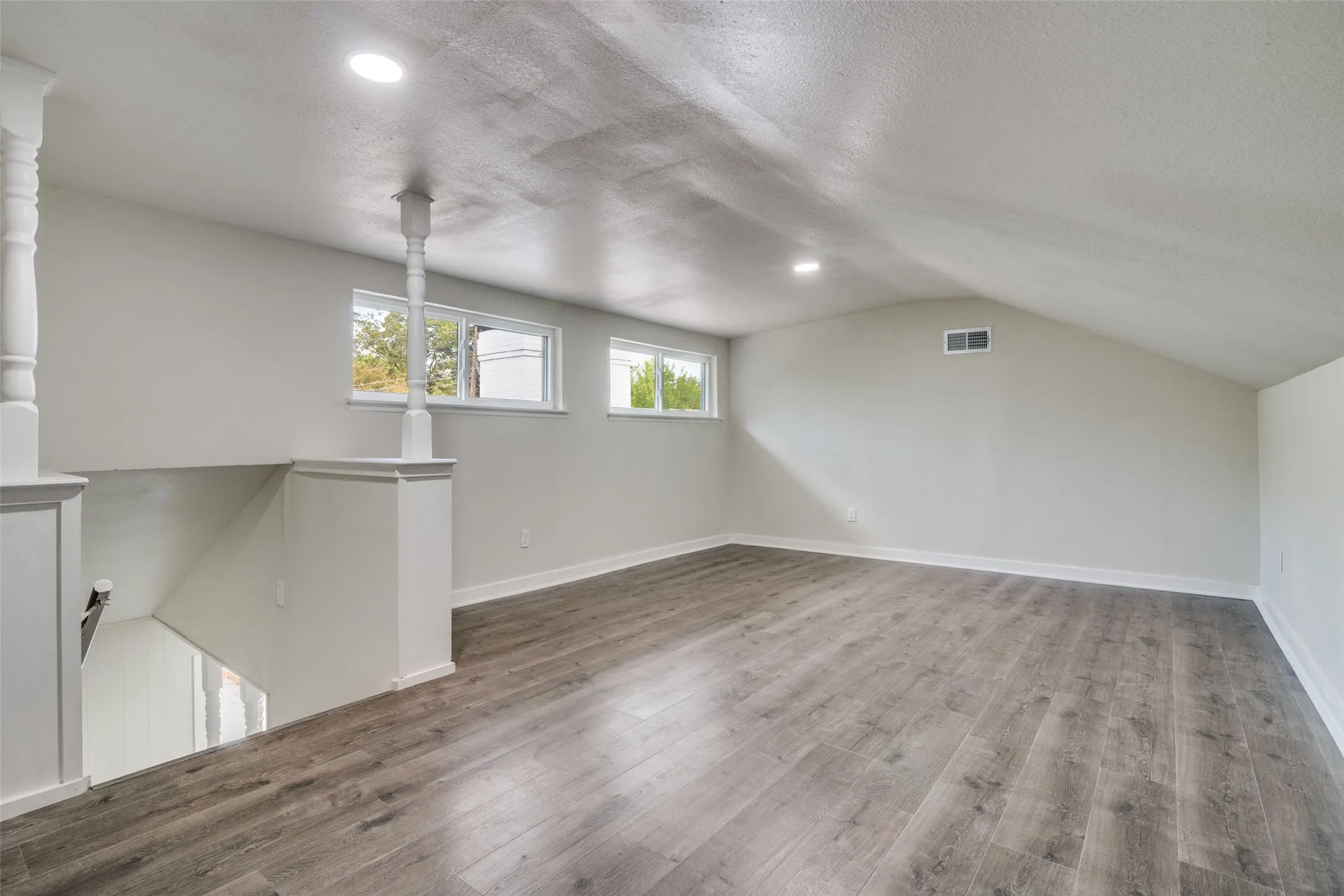 Single Family Residence For Sale in Dallas County , 11335 Drummond Circle, Dallas, Texas 75228, 3 Bedroom, 2 Bathroom, 2 Garage spaces, 2,154 Sqft, built in 1964, mls#21290913, Real Estate Agent in Dallas, Homes For Sale in Dallas county, Homes For Sale in Dallas, Realtor in Dallas Texas, Real Estate Brokerage Independent Realty Texas, Luminita Cordes Realtor