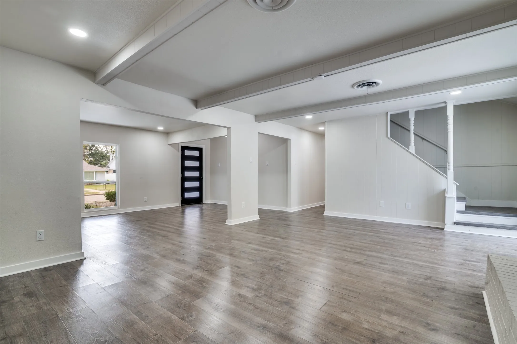 Single Family Residence For Sale in Dallas County , 11335 Drummond Circle, Dallas, Texas 75228, 3 Bedroom, 2 Bathroom, 2 Garage spaces, 2,154 Sqft, built in 1964, mls#21290913, Real Estate Agent in Dallas, Homes For Sale in Dallas county, Homes For Sale in Dallas, Realtor in Dallas Texas, Real Estate Brokerage Independent Realty Texas, Luminita Cordes Realtor