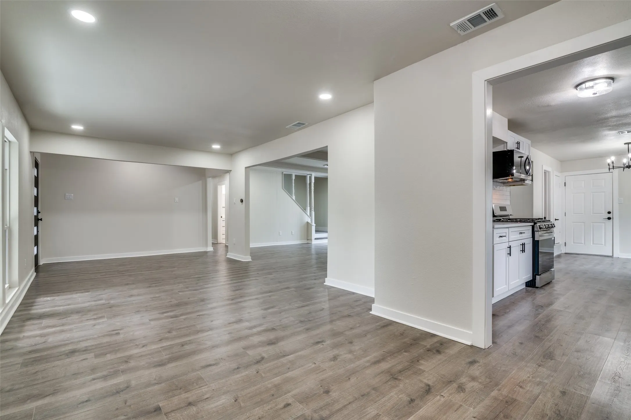 Single Family Residence For Sale in Dallas County , 11335 Drummond Circle, Dallas, Texas 75228, 3 Bedroom, 2 Bathroom, 2 Garage spaces, 2,154 Sqft, built in 1964, mls#21290913, Real Estate Agent in Dallas, Homes For Sale in Dallas county, Homes For Sale in Dallas, Realtor in Dallas Texas, Real Estate Brokerage Independent Realty Texas, Luminita Cordes Realtor