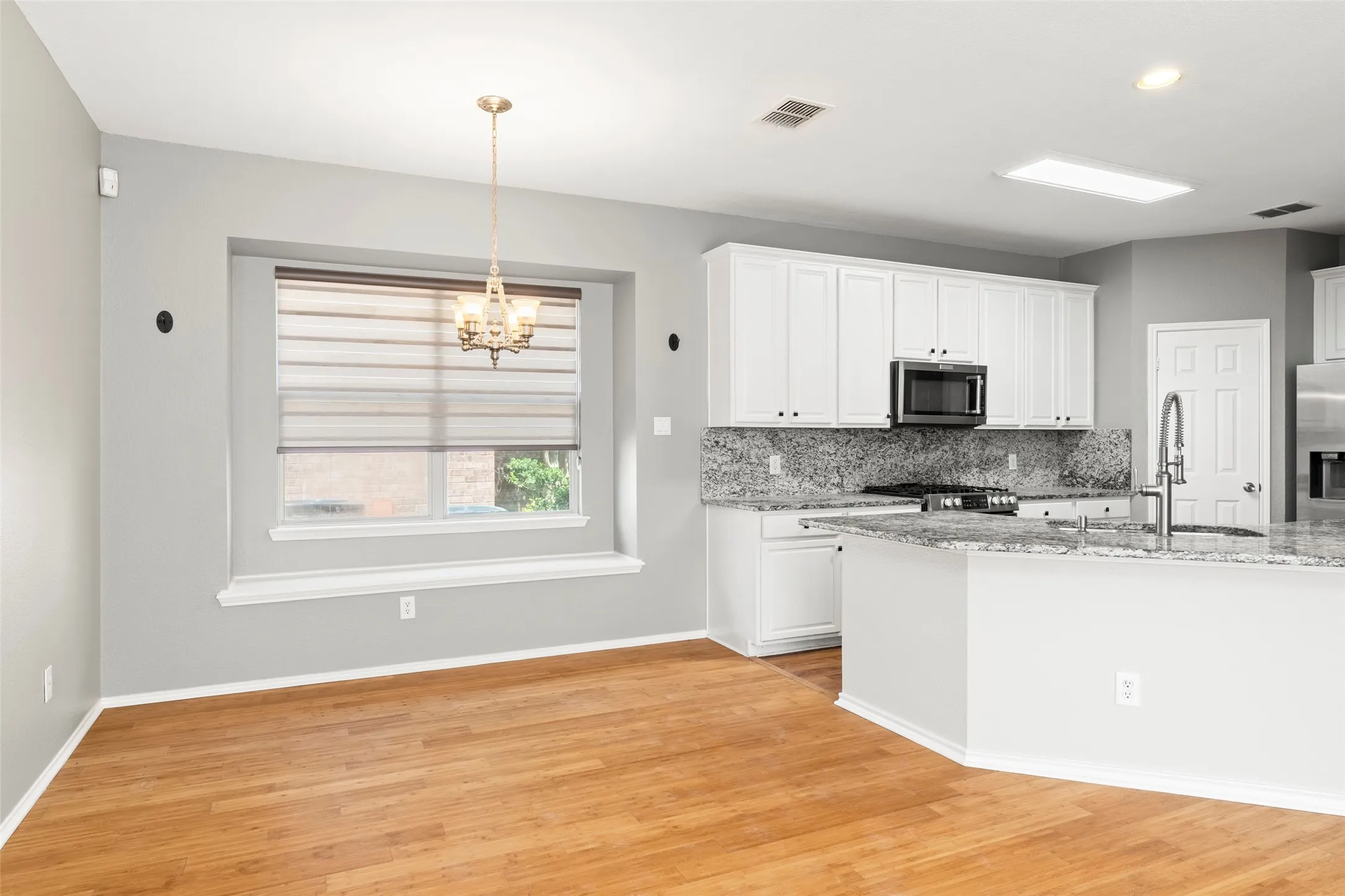 Single Family Residence For Sale in Collin County , 4333 Waskom Drive, Plano, Texas 75024, 4 Bedroom, 3 Bathroom, 2 Garage spaces, 2,505 Sqft, built in 2001, mls#21290834, Real Estate Agent in Plano, Homes For Sale in Collin county, Homes For Sale in Plano, Realtor in Plano Texas, Real Estate Brokerage Independent Realty Texas, Luminita Cordes Realtor