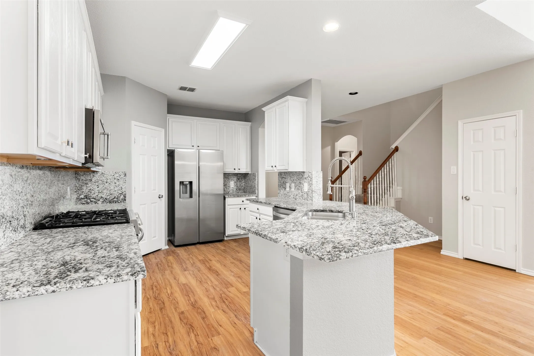 Single Family Residence For Sale in Collin County , 4333 Waskom Drive, Plano, Texas 75024, 4 Bedroom, 3 Bathroom, 2 Garage spaces, 2,505 Sqft, built in 2001, mls#21290834, Real Estate Agent in Plano, Homes For Sale in Collin county, Homes For Sale in Plano, Realtor in Plano Texas, Real Estate Brokerage Independent Realty Texas, Luminita Cordes Realtor