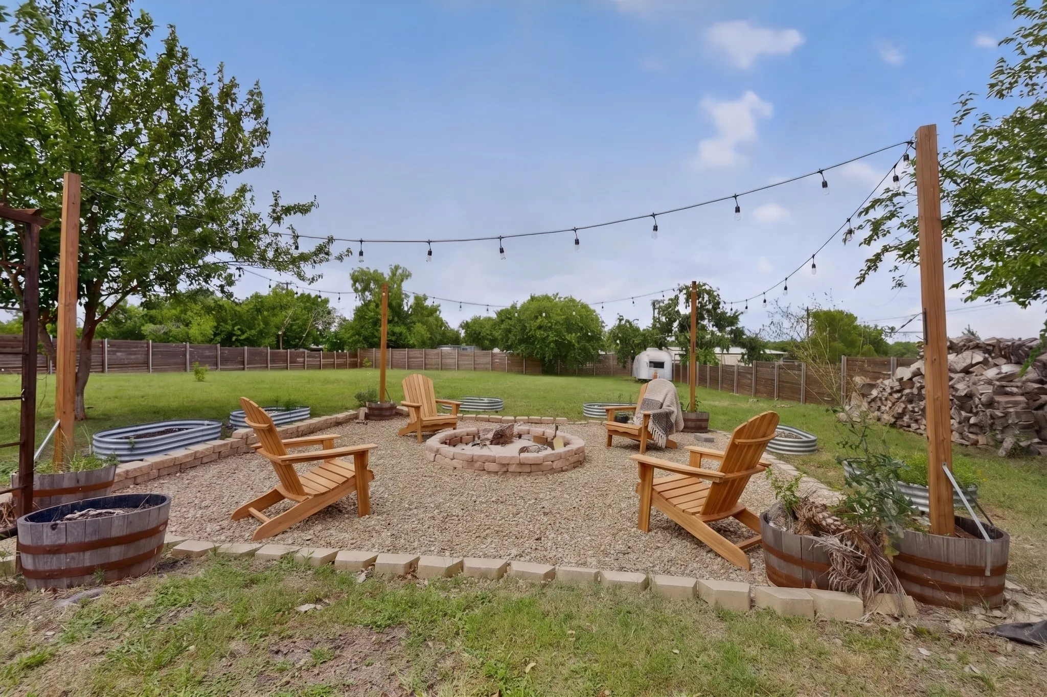 Single Family Residence For Sale in Rockwall County , 304 E County Line Road, Royse City, Texas 75189, 2 Bedroom, 1 Bathroom, 2 Garage spaces, 1,352 Sqft, built in 1937, mls#21288239, Real Estate Agent in Royse City, Homes For Sale in Rockwall county, Homes For Sale in Royse City, Realtor in Royse City Texas, Real Estate Brokerage Independent Realty Texas, Luminita Cordes Realtor