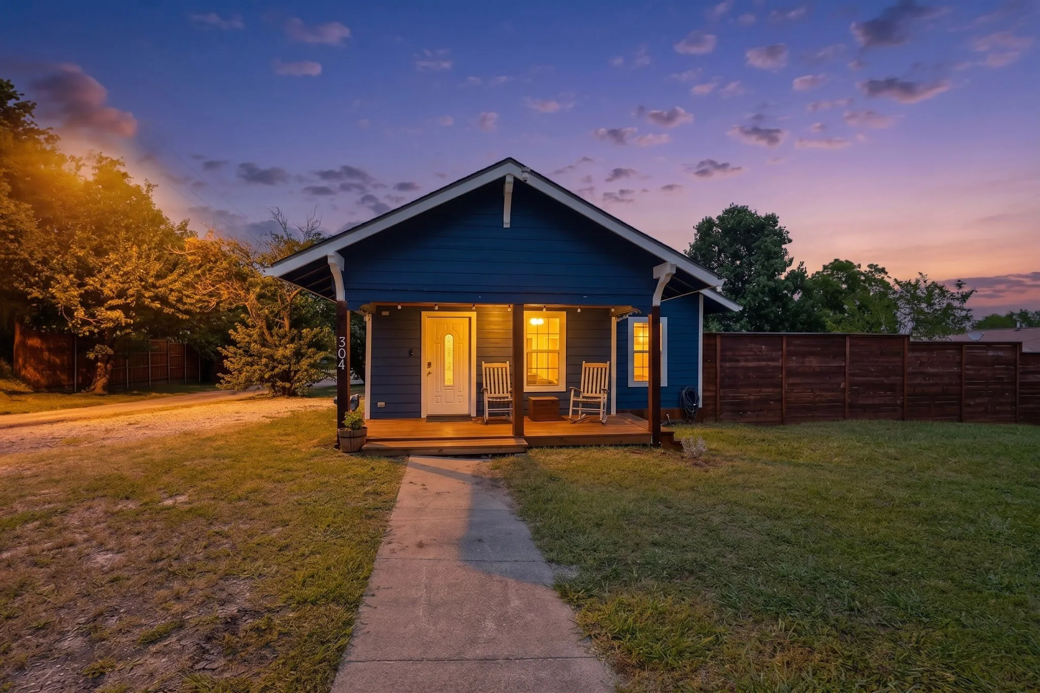 Remodeled cute front Porch!