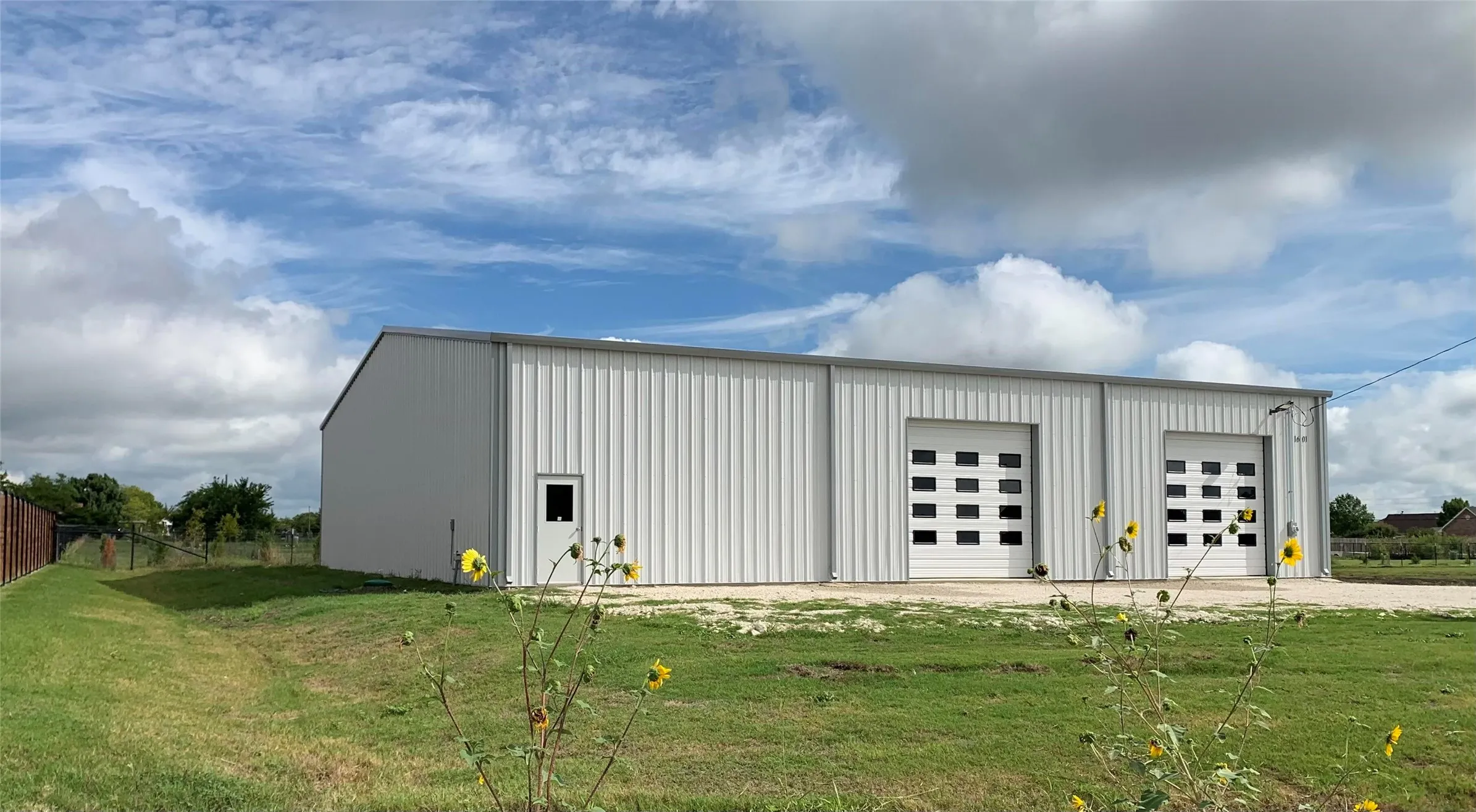 Single Family Residence For Sale in Collin County , 1615 County Road 1106, Anna, Texas 75409, 4 Bedroom, 3 Bathroom, 3 Garage spaces, 2,476 Sqft, built in 2020, mls#21290812, Real Estate Agent in Anna, Homes For Sale in Collin county, Homes For Sale in Anna, Realtor in Anna Texas, Real Estate Brokerage Independent Realty Texas, Luminita Cordes Realtor