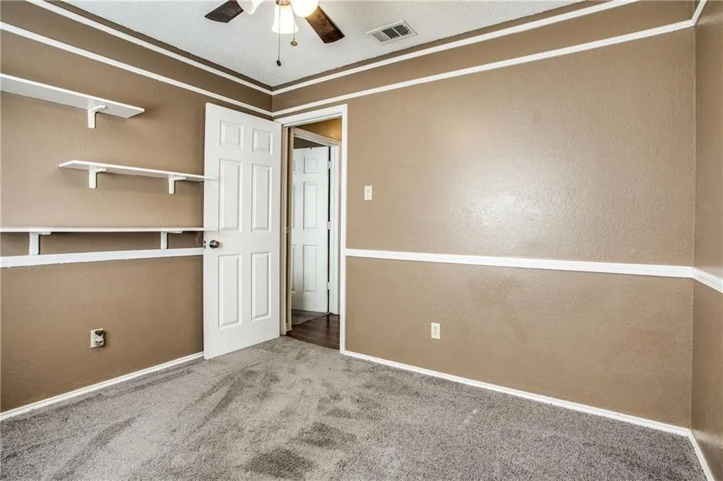 Single Family Residence For Rent in Tarrant County , 6817 Haltom Road, Fort Worth, Texas 76137, 3 Bedroom, 2 Bathroom, 2 Garage spaces, 1,216 Sqft, built in 1985, mls#21290929, Real Estate Agent in Fort Worth, Homes For Rent in Tarrant county, Homes For Rent in Fort Worth, Realtor in Fort Worth Texas, Real Estate Brokerage Independent Realty Texas, Luminita Cordes Realtor