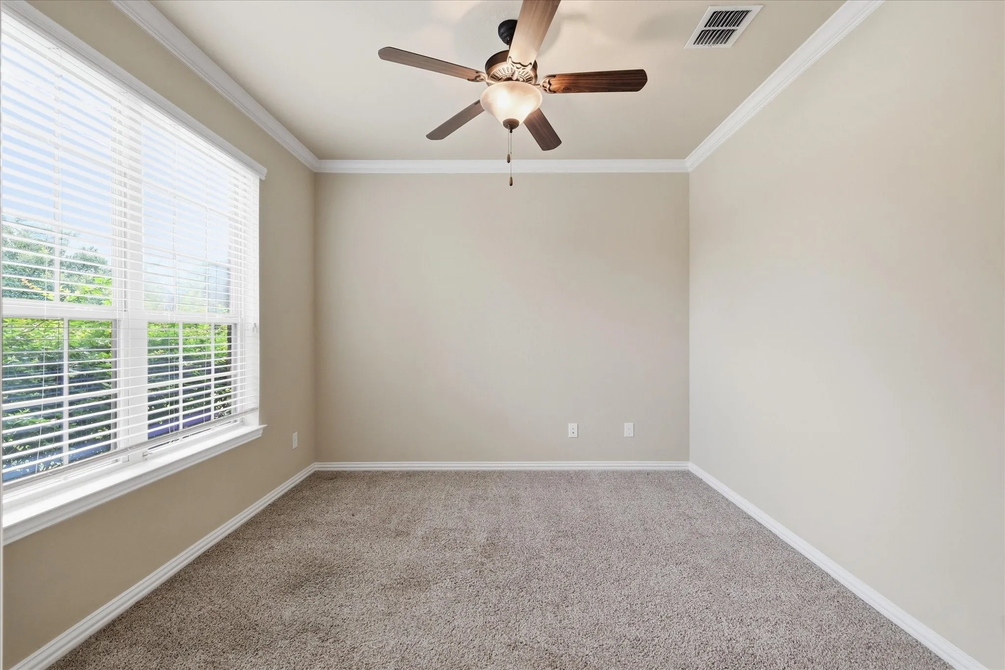 Single Family Residence For Sale in Collin County , 12001 Tobosa Circle, Mc Kinney, Texas 75071, 4 Bedroom, 4 Bathroom, 2 Garage spaces, 2,705 Sqft, built in 2013, mls#21284550, Real Estate Agent in Mc Kinney, Homes For Sale in Collin county, Homes For Sale in Mc Kinney, Realtor in Mc Kinney Texas, Real Estate Brokerage Independent Realty Texas, Luminita Cordes Realtor