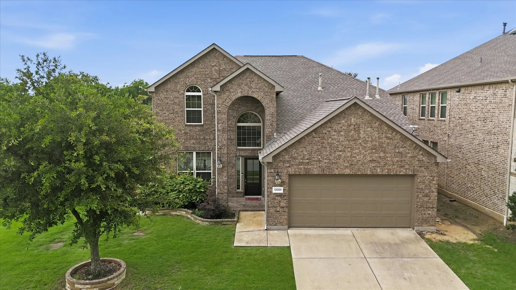 Single Family Residence For Sale in Collin County , 12001 Tobosa Circle, Mc Kinney, Texas 75071, 4 Bedroom, 4 Bathroom, 2 Garage spaces, 2,705 Sqft, built in 2013, mls#21284550, Real Estate Agent in Mc Kinney, Homes For Sale in Collin county, Homes For Sale in Mc Kinney, Realtor in Mc Kinney Texas, Real Estate Brokerage Independent Realty Texas, Luminita Cordes Realtor