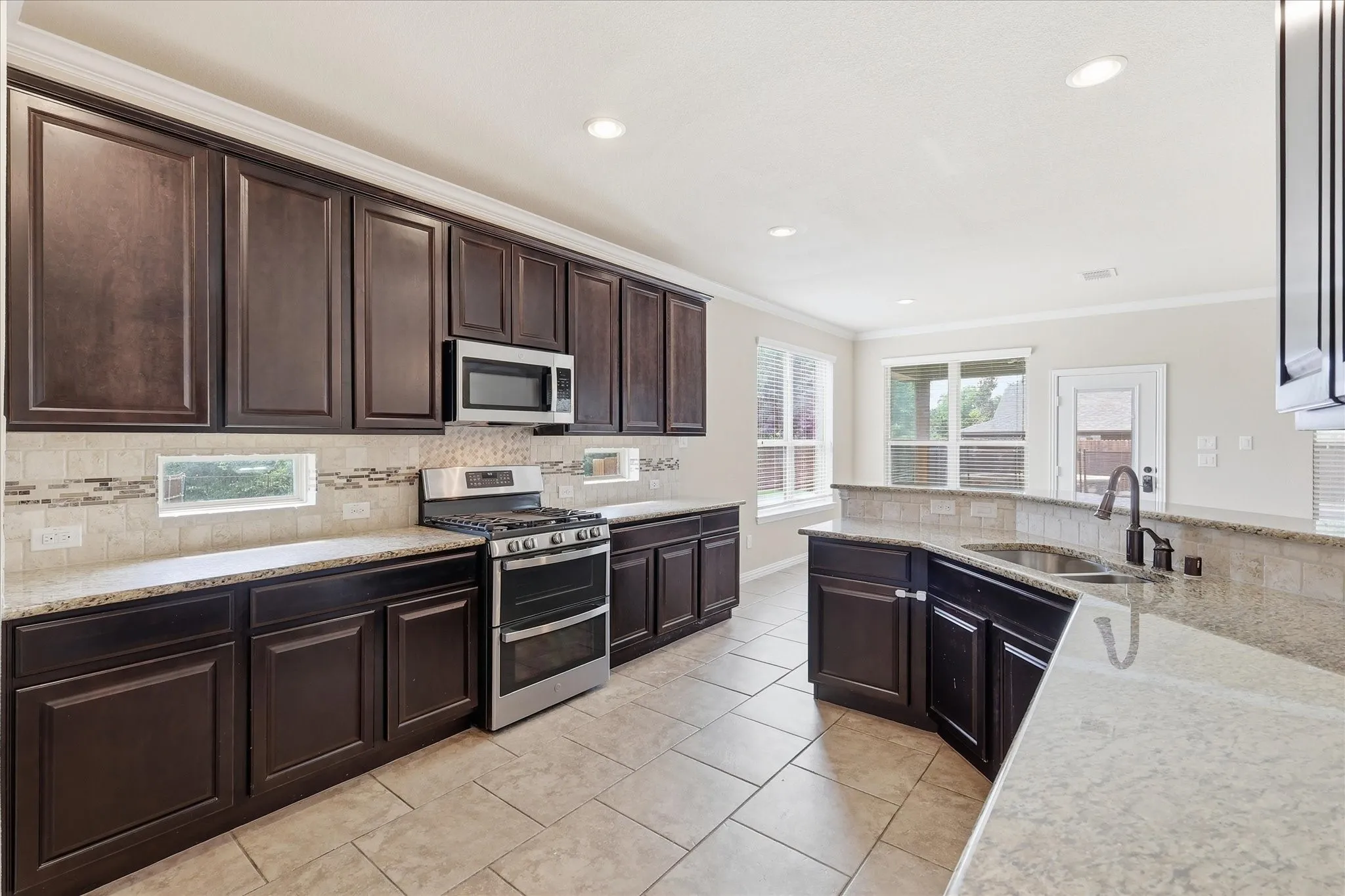 Single Family Residence For Sale in Collin County , 12001 Tobosa Circle, Mc Kinney, Texas 75071, 4 Bedroom, 4 Bathroom, 2 Garage spaces, 2,705 Sqft, built in 2013, mls#21284550, Real Estate Agent in Mc Kinney, Homes For Sale in Collin county, Homes For Sale in Mc Kinney, Realtor in Mc Kinney Texas, Real Estate Brokerage Independent Realty Texas, Luminita Cordes Realtor