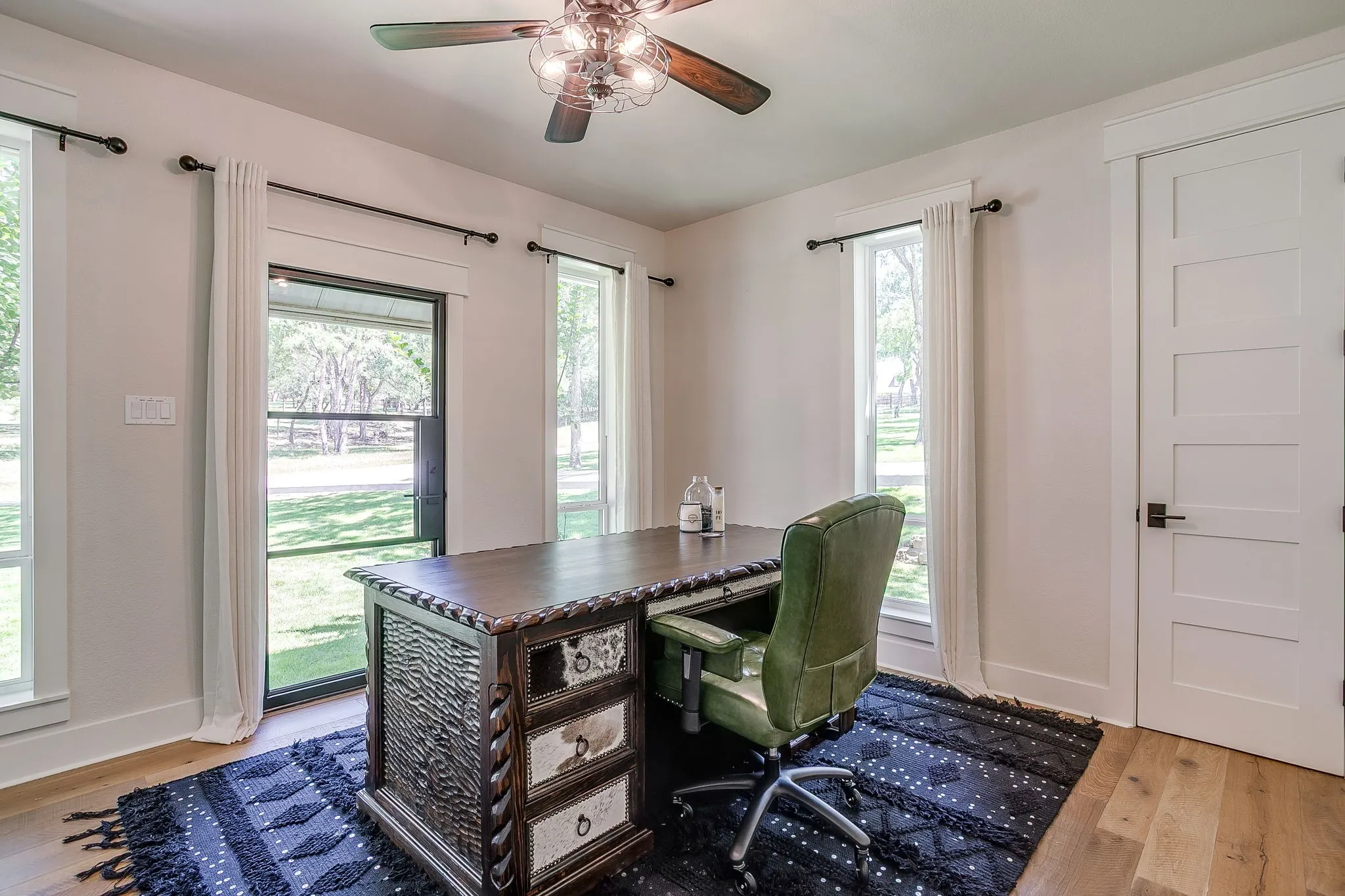 Single Family Residence For Sale in Parker County , 1410 Ellis Road, Weatherford, Texas 76088, 3 Bedroom, 2 Bathroom, 2 Garage spaces, 2,104 Sqft, built in 2005, mls#21290956, Real Estate Agent in Weatherford, Homes For Sale in Parker county, Homes For Sale in Weatherford, Realtor in Weatherford Texas, Real Estate Brokerage Independent Realty Texas, Luminita Cordes Realtor
