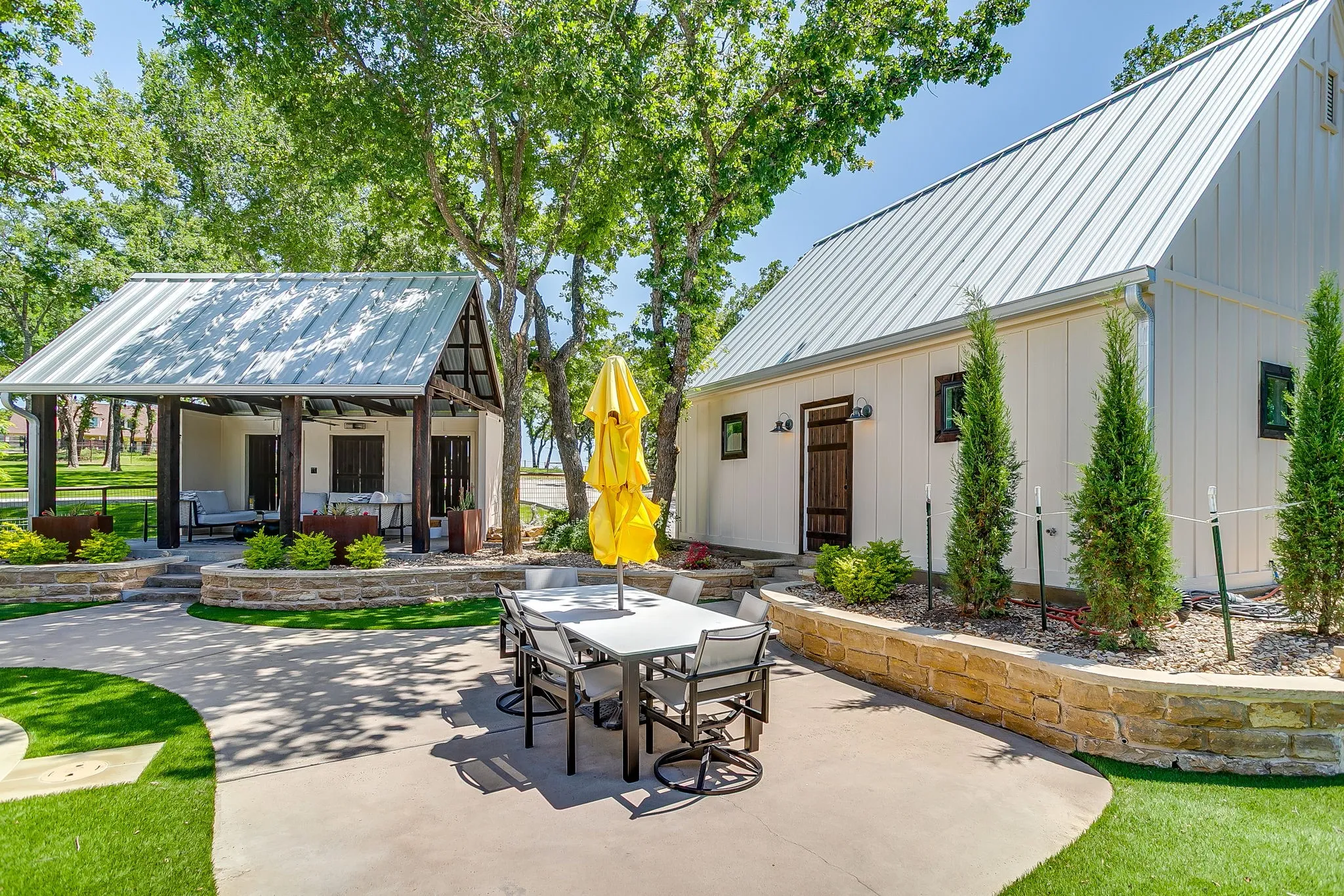 Single Family Residence For Sale in Parker County , 1410 Ellis Road, Weatherford, Texas 76088, 3 Bedroom, 2 Bathroom, 2 Garage spaces, 2,104 Sqft, built in 2005, mls#21290956, Real Estate Agent in Weatherford, Homes For Sale in Parker county, Homes For Sale in Weatherford, Realtor in Weatherford Texas, Real Estate Brokerage Independent Realty Texas, Luminita Cordes Realtor