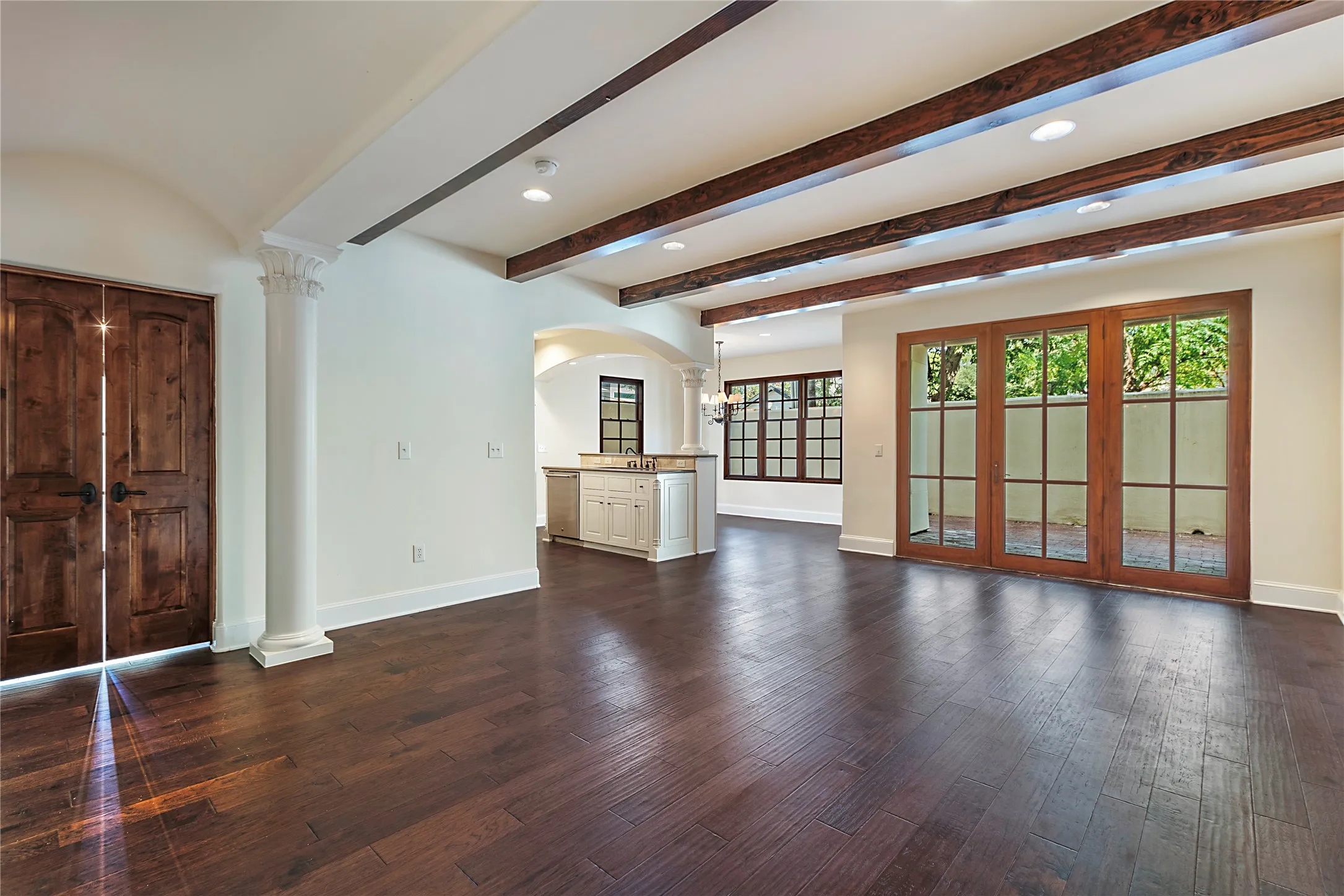 Apartment For Rent in Dallas County , 2510 N Henderson 17, Dallas, Texas 75206, 2 Bedrooms, 3 Bathrooms, 2 Garage spaces, 1,859 Sqft, built in 2008, Price $4,480, mls#21290958, Real Estate Agent in Dallas, Homes For Rent in Dallas county, Homes For Rent in Dallas, Realtor in Dallas Texas, Real Estate Brokerage Independent Realty Texas, Luminita Cordes Realtor