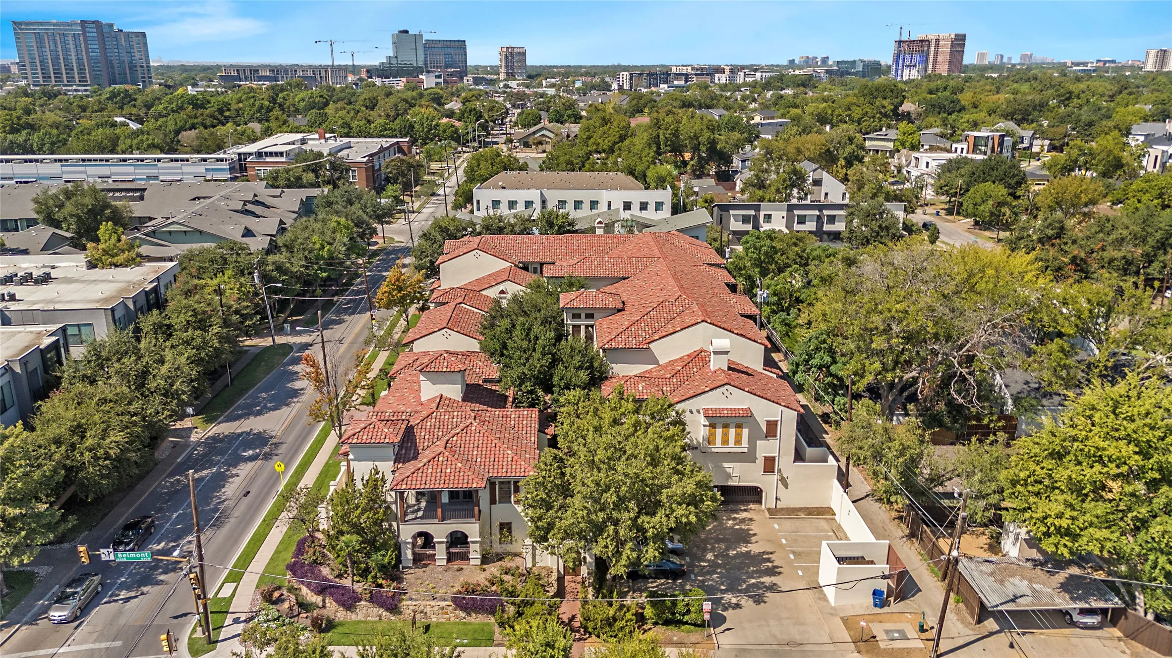 Birds eye view of property