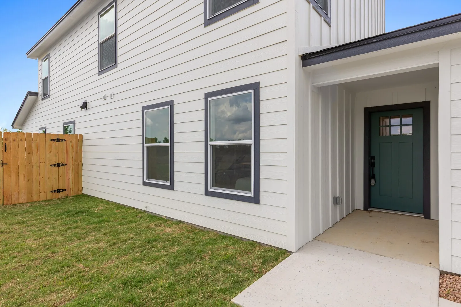 Townhouse For Sale in Mc Lennan County , 516 Paso Fino Street 101, Robinson, Texas 76706, 4 Bedroom, 3 Bathroom, 2 Garage spaces, 1,501 Sqft, built in 2026, mls#21287509, Real Estate Agent in Robinson, Homes For Sale in Mc Lennan county, Homes For Sale in Robinson, Realtor in Robinson Texas, Real Estate Brokerage Independent Realty Texas, Luminita Cordes Realtor