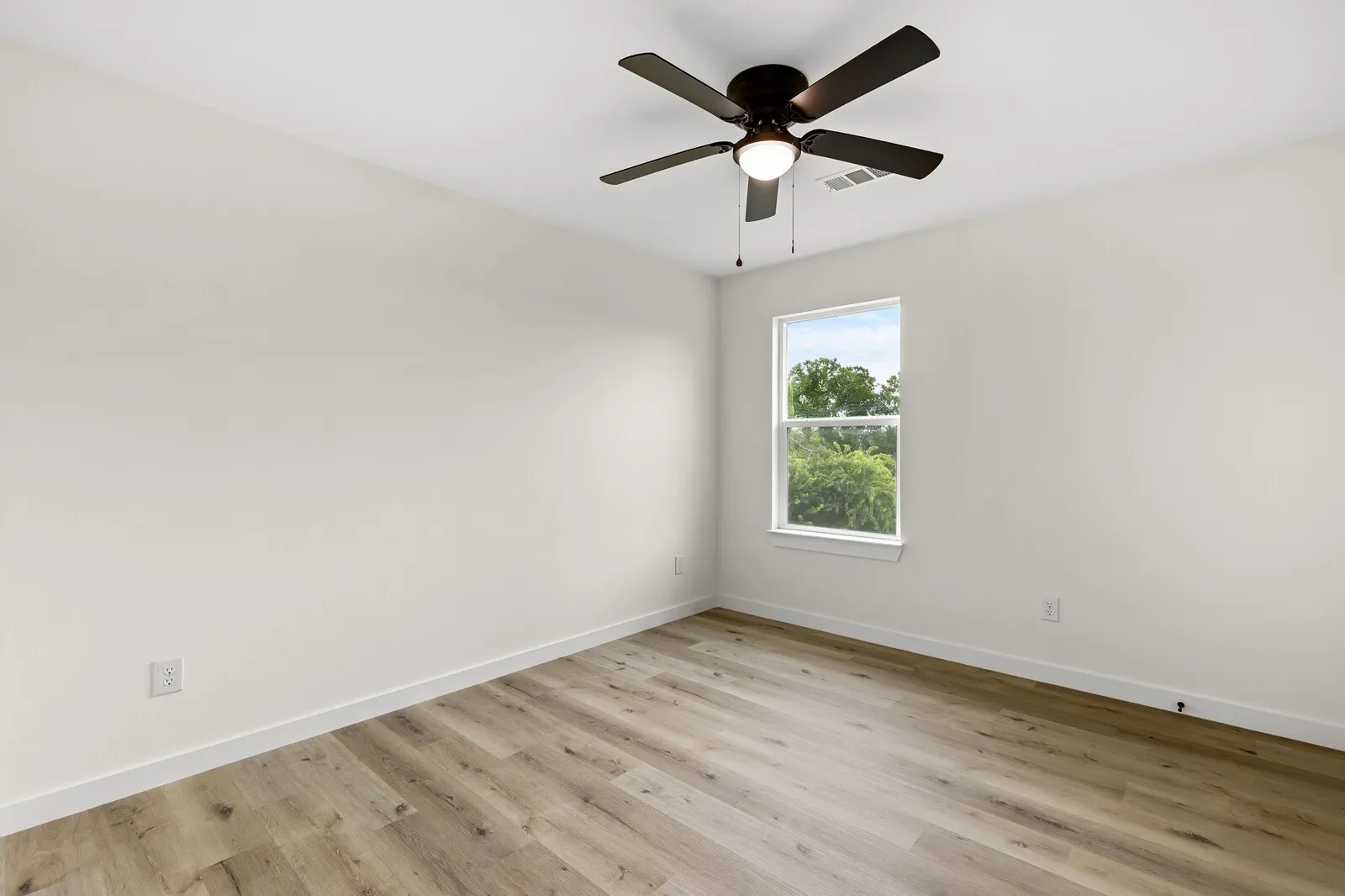 Townhouse For Sale in Mc Lennan County , 516 Paso Fino Street 102, Robinson, Texas 76706, 4 Bedrooms, 3 Bathrooms, 2 Garage spaces, 1,501 Sqft, built in 2026, Price $299,900, mls#21287517, Real Estate Agent in Robinson, Homes For Sale in Mc Lennan county, Homes For Sale in Robinson, Realtor in Robinson Texas, Real Estate Brokerage Independent Realty Texas, Luminita Cordes Realtor