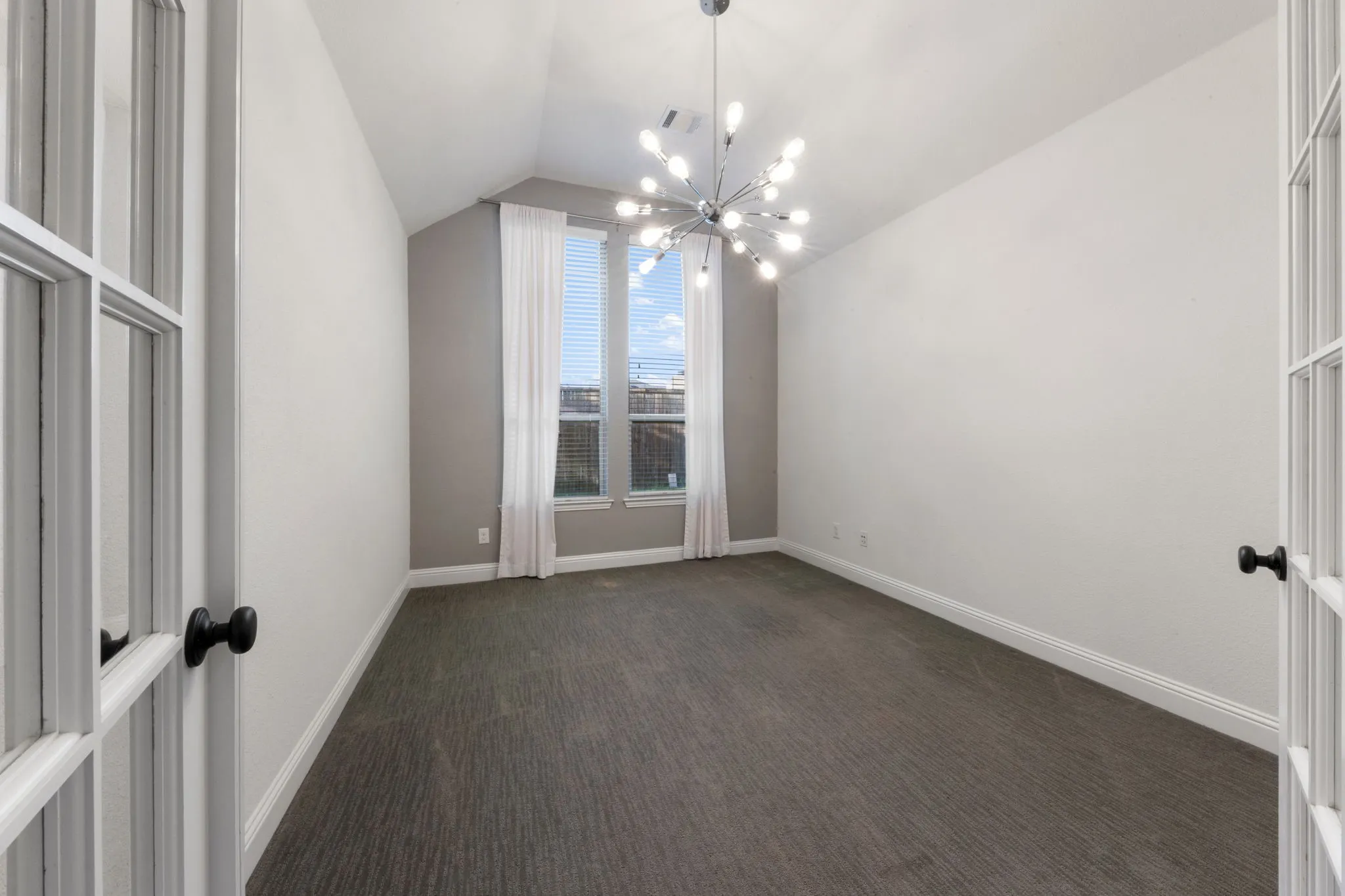 Single Family Residence For Sale in Dallas County , 6916 Barolo Drive, Rowlett, Texas 75088, 3 Bedroom, 3 Bathroom, 3 Garage spaces, 2,463 Sqft, built in 2016, mls#21290553, Real Estate Agent in Rowlett, Homes For Sale in Dallas county, Homes For Sale in Rowlett, Realtor in Rowlett Texas, Real Estate Brokerage Independent Realty Texas, Luminita Cordes Realtor
