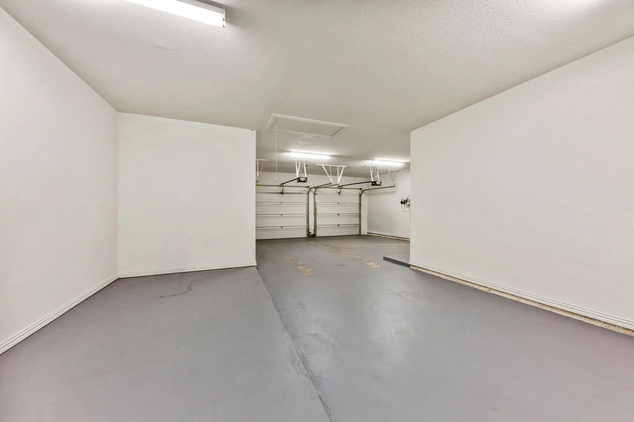 Single Family Residence For Sale in Dallas County , 6916 Barolo Drive, Rowlett, Texas 75088, 3 Bedroom, 3 Bathroom, 3 Garage spaces, 2,463 Sqft, built in 2016, mls#21290553, Real Estate Agent in Rowlett, Homes For Sale in Dallas county, Homes For Sale in Rowlett, Realtor in Rowlett Texas, Real Estate Brokerage Independent Realty Texas, Luminita Cordes Realtor