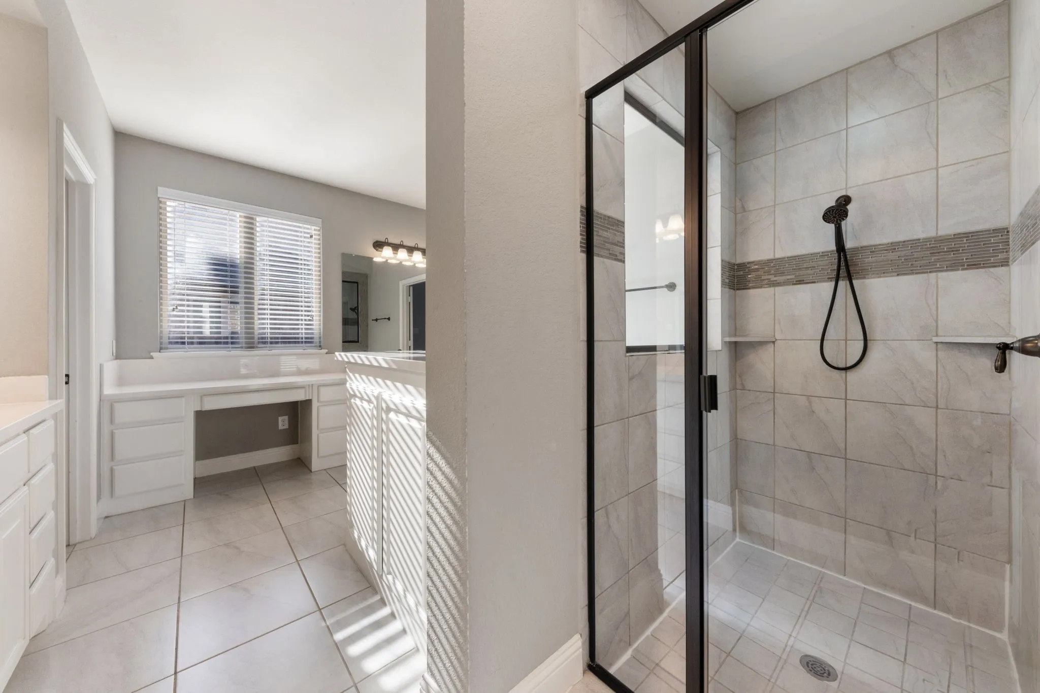 Single Family Residence For Sale in Dallas County , 6916 Barolo Drive, Rowlett, Texas 75088, 3 Bedroom, 3 Bathroom, 3 Garage spaces, 2,463 Sqft, built in 2016, mls#21290553, Real Estate Agent in Rowlett, Homes For Sale in Dallas county, Homes For Sale in Rowlett, Realtor in Rowlett Texas, Real Estate Brokerage Independent Realty Texas, Luminita Cordes Realtor