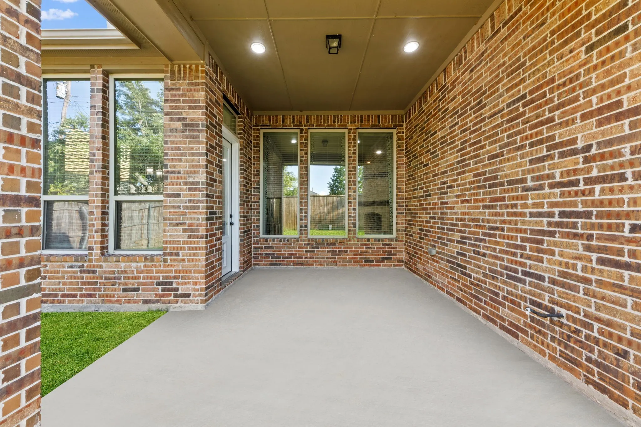 Single Family Residence For Sale in Dallas County , 6916 Barolo Drive, Rowlett, Texas 75088, 3 Bedroom, 3 Bathroom, 3 Garage spaces, 2,463 Sqft, built in 2016, mls#21290553, Real Estate Agent in Rowlett, Homes For Sale in Dallas county, Homes For Sale in Rowlett, Realtor in Rowlett Texas, Real Estate Brokerage Independent Realty Texas, Luminita Cordes Realtor