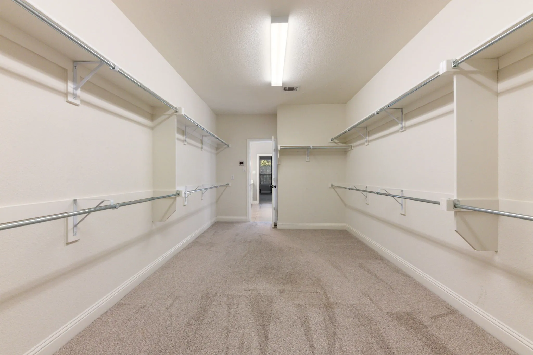 Single Family Residence For Sale in Dallas County , 6916 Barolo Drive, Rowlett, Texas 75088, 3 Bedroom, 3 Bathroom, 3 Garage spaces, 2,463 Sqft, built in 2016, mls#21290553, Real Estate Agent in Rowlett, Homes For Sale in Dallas county, Homes For Sale in Rowlett, Realtor in Rowlett Texas, Real Estate Brokerage Independent Realty Texas, Luminita Cordes Realtor