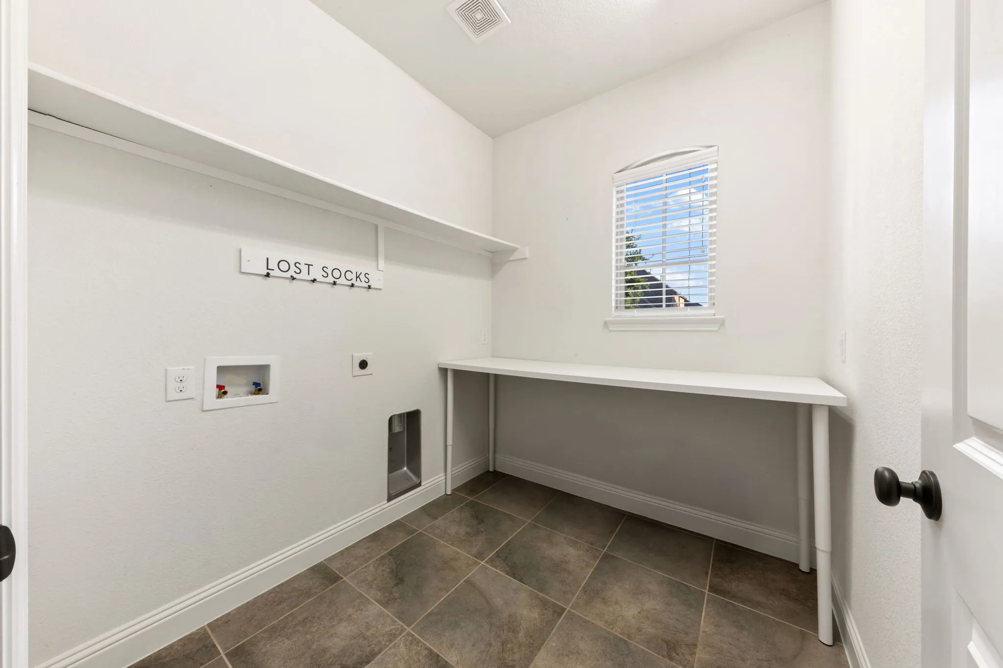 Single Family Residence For Sale in Dallas County , 6916 Barolo Drive, Rowlett, Texas 75088, 3 Bedroom, 3 Bathroom, 3 Garage spaces, 2,463 Sqft, built in 2016, mls#21290553, Real Estate Agent in Rowlett, Homes For Sale in Dallas county, Homes For Sale in Rowlett, Realtor in Rowlett Texas, Real Estate Brokerage Independent Realty Texas, Luminita Cordes Realtor