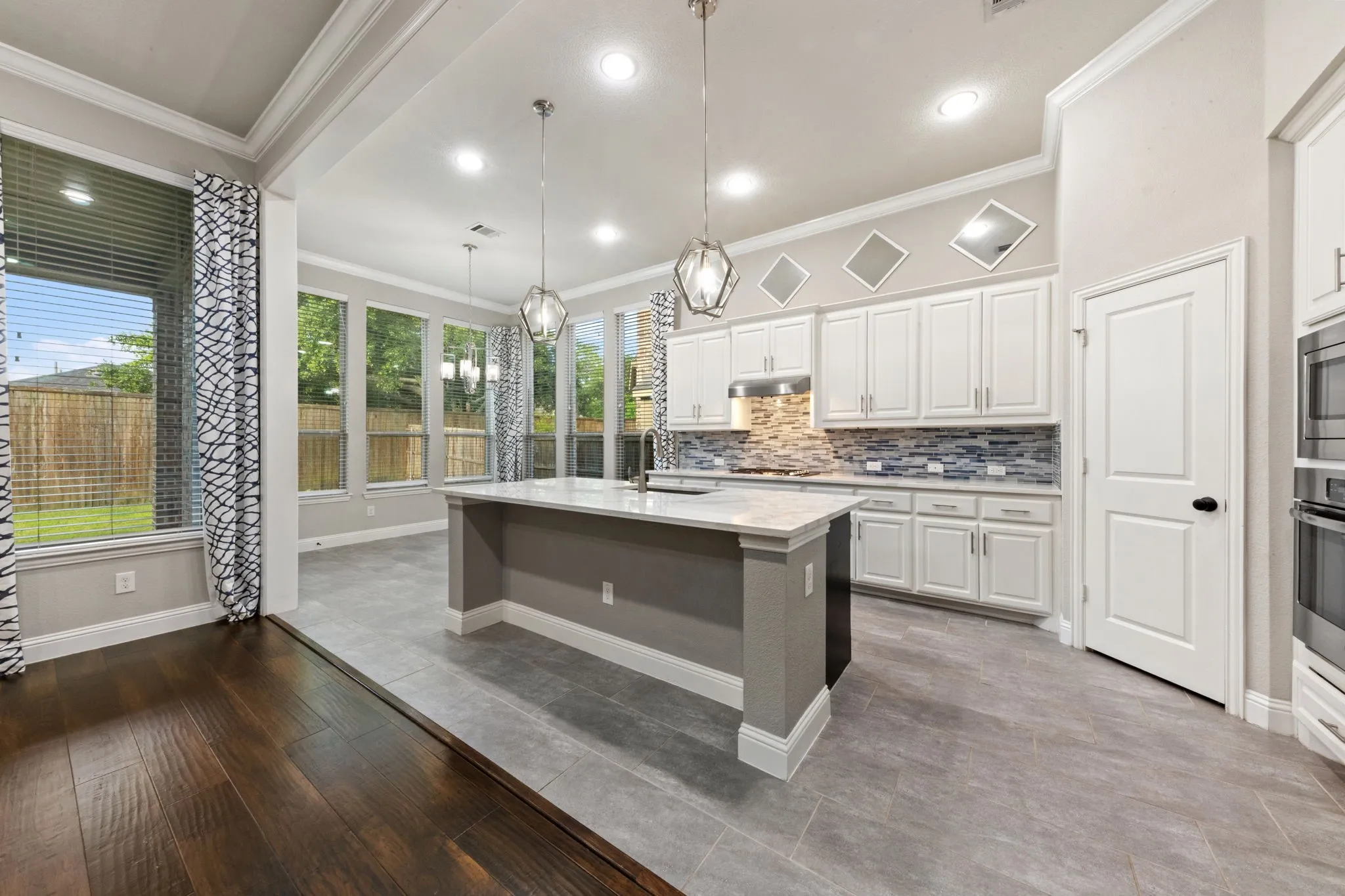 Single Family Residence For Sale in Dallas County , 6916 Barolo Drive, Rowlett, Texas 75088, 3 Bedroom, 3 Bathroom, 3 Garage spaces, 2,463 Sqft, built in 2016, mls#21290553, Real Estate Agent in Rowlett, Homes For Sale in Dallas county, Homes For Sale in Rowlett, Realtor in Rowlett Texas, Real Estate Brokerage Independent Realty Texas, Luminita Cordes Realtor