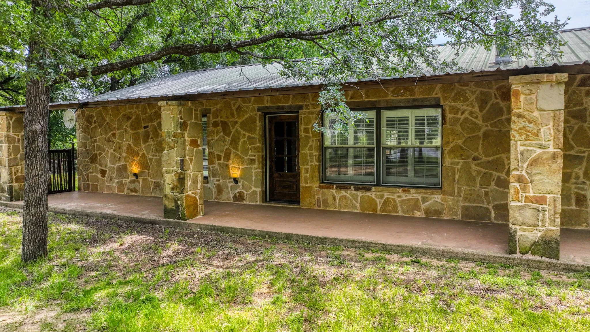 Single Family Residence For Sale in Parker County , 1060 Young Bend Road, Brock, Texas 76087, 3 Bedroom, 2 Bathroom, Garage spaces, 1,984 Sqft, built in 1999, mls#21290420, Real Estate Agent in Brock, Homes For Sale in Parker county, Homes For Sale in Brock, Realtor in Brock Texas, Real Estate Brokerage Independent Realty Texas, Luminita Cordes Realtor